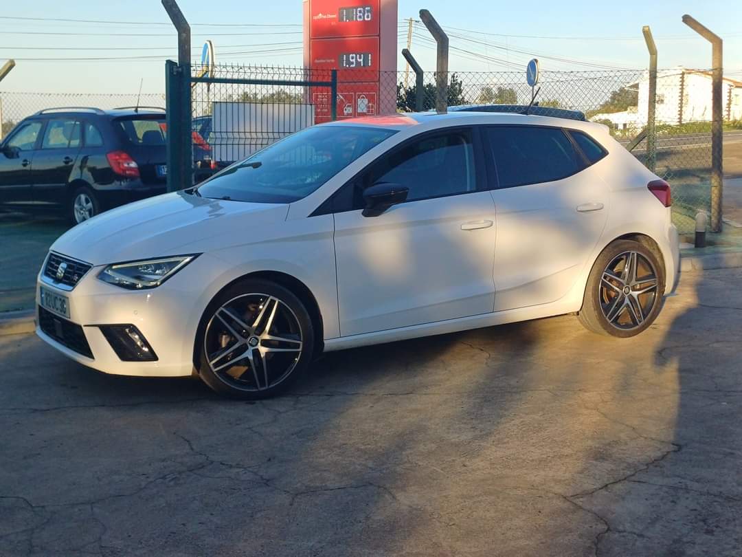 
								SEAT Ibiza Fr 2018 cheio									