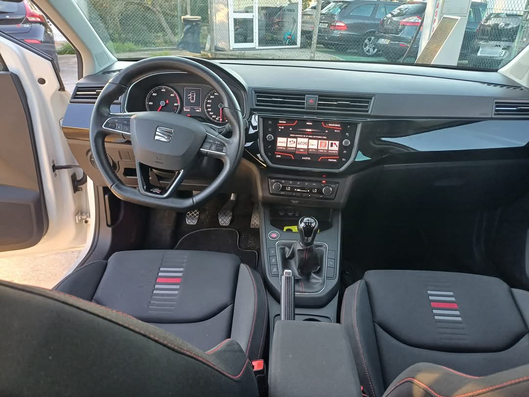 
								SEAT Ibiza Fr 2018 cheio									