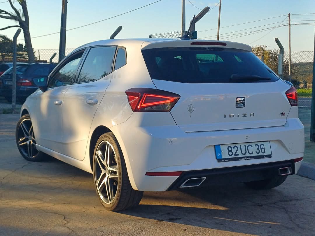 
								SEAT Ibiza Fr 2018 cheio									