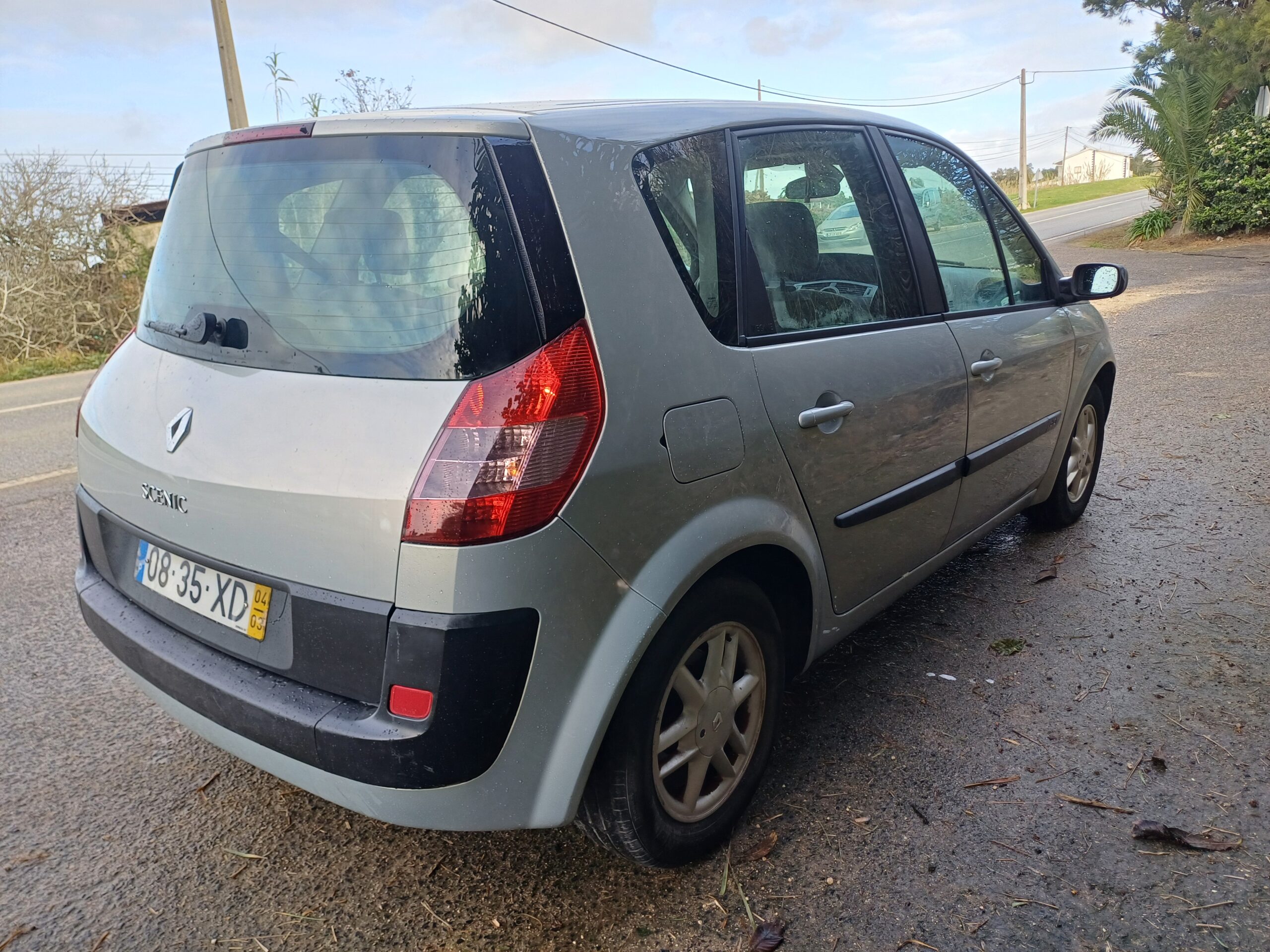 
								Renault Scenic 2004 cheio									