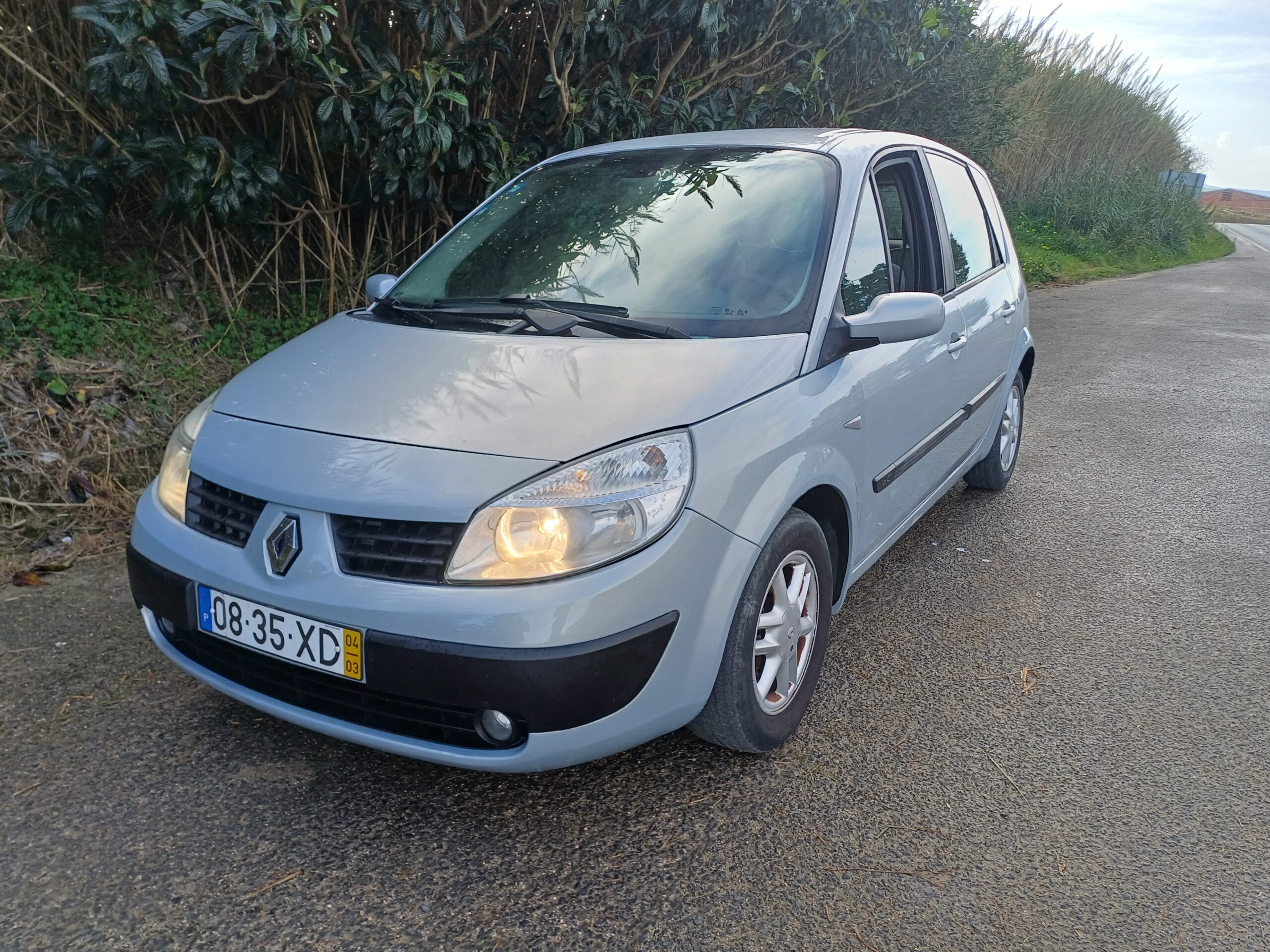 
								Renault Scenic 2004 cheio									