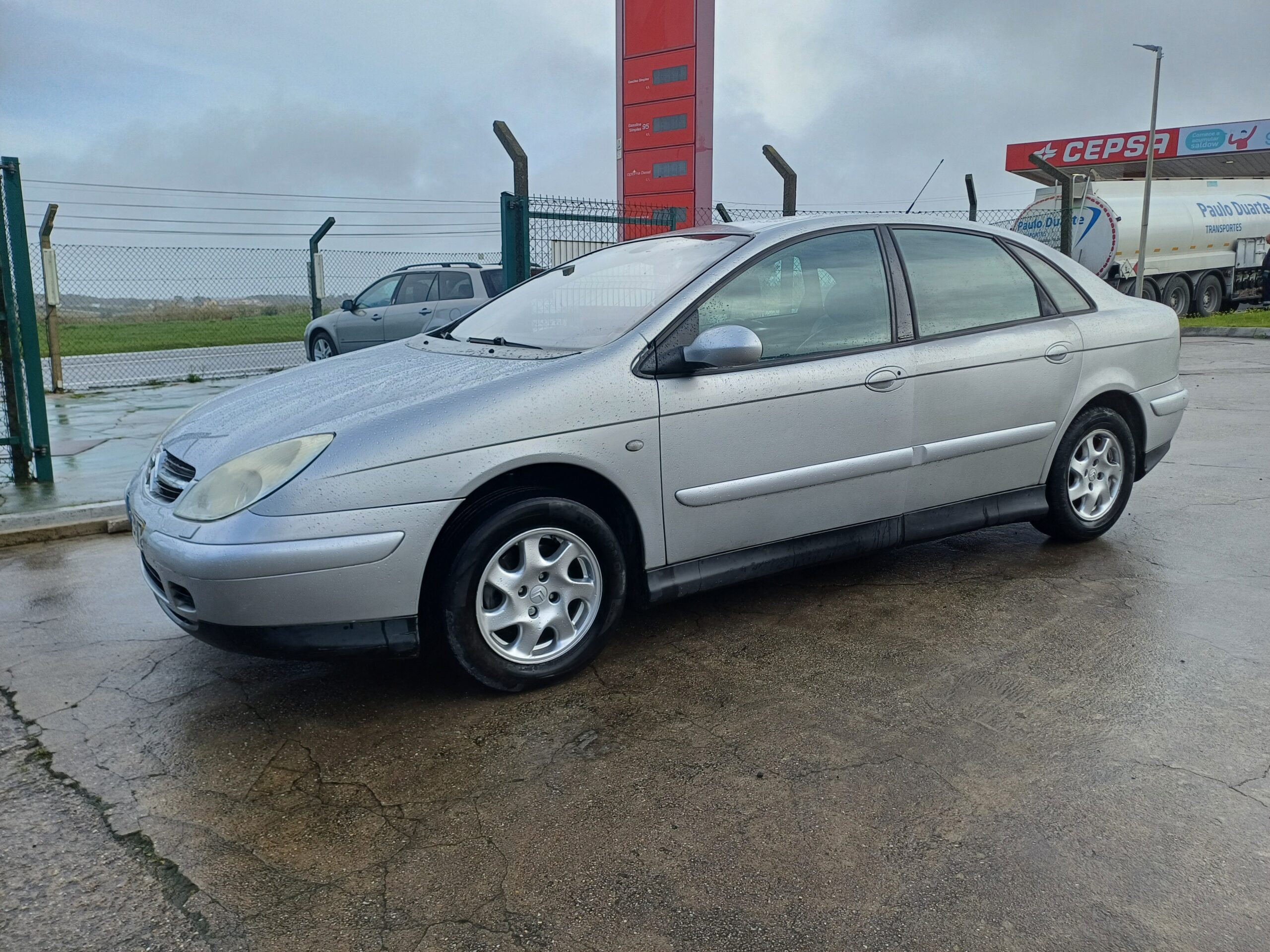 
								Citroën C5 2004 cheio									