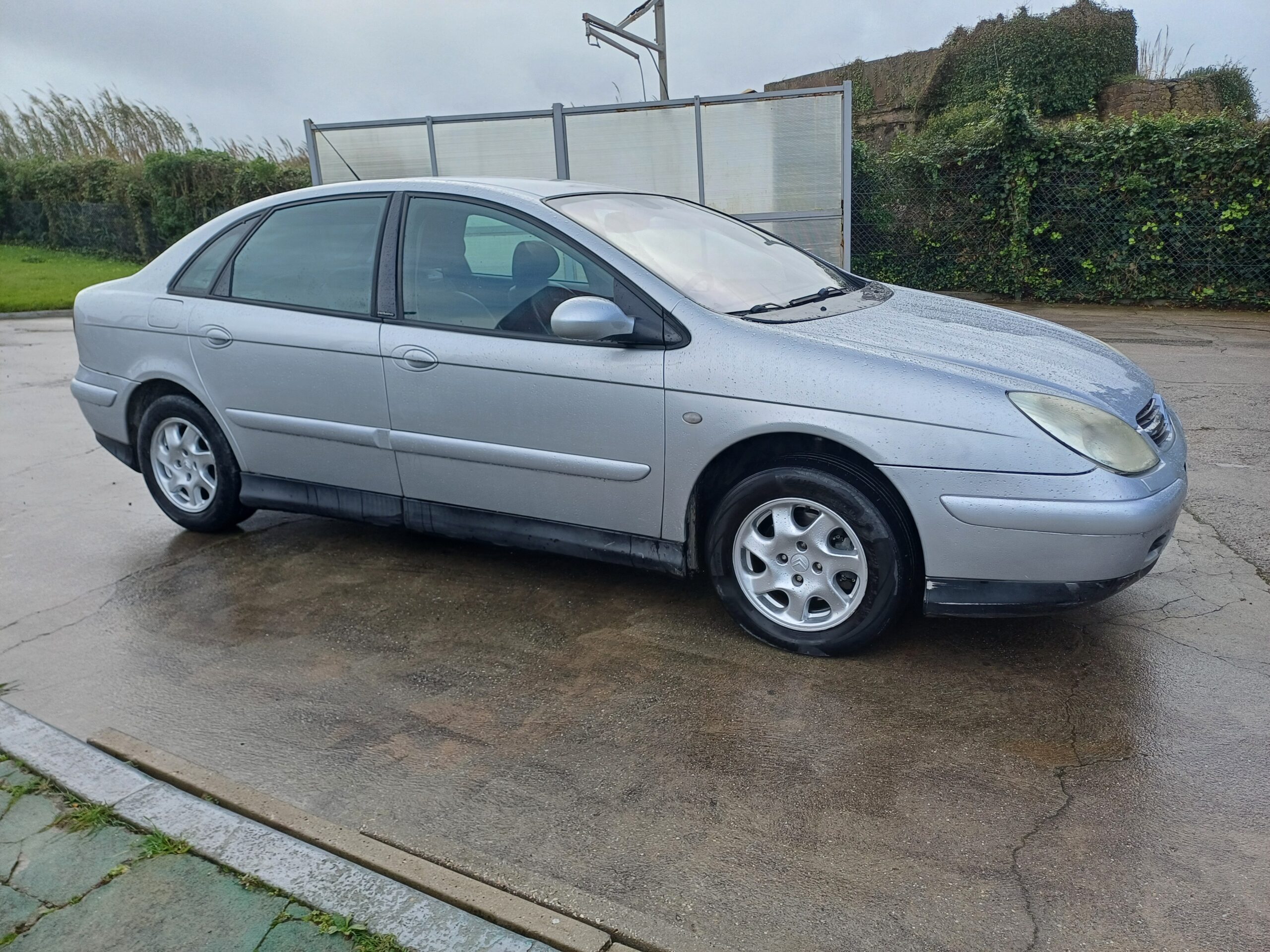 
								Citroën C5 2004 cheio									