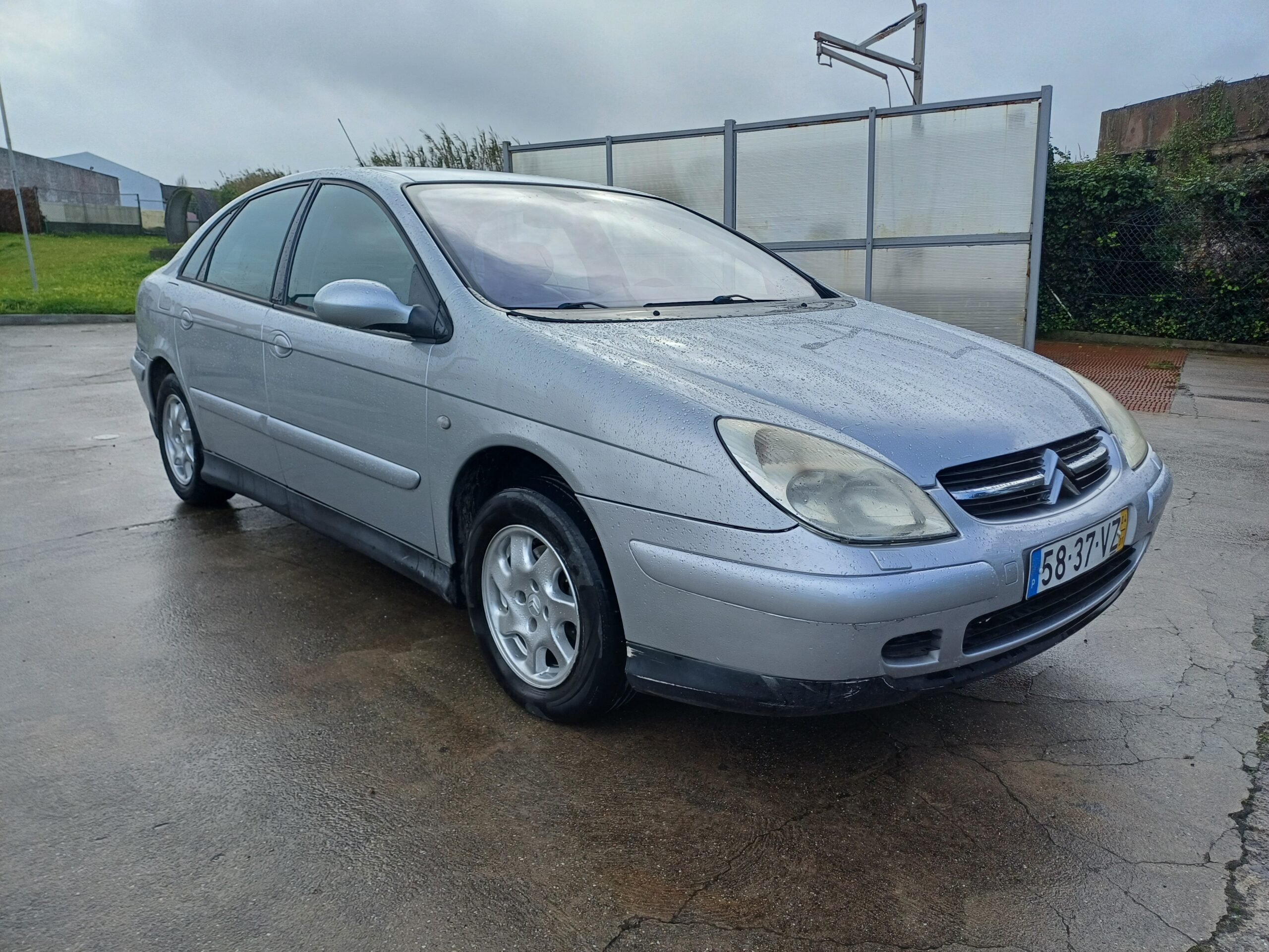 
								Citroën C5 2004 cheio									