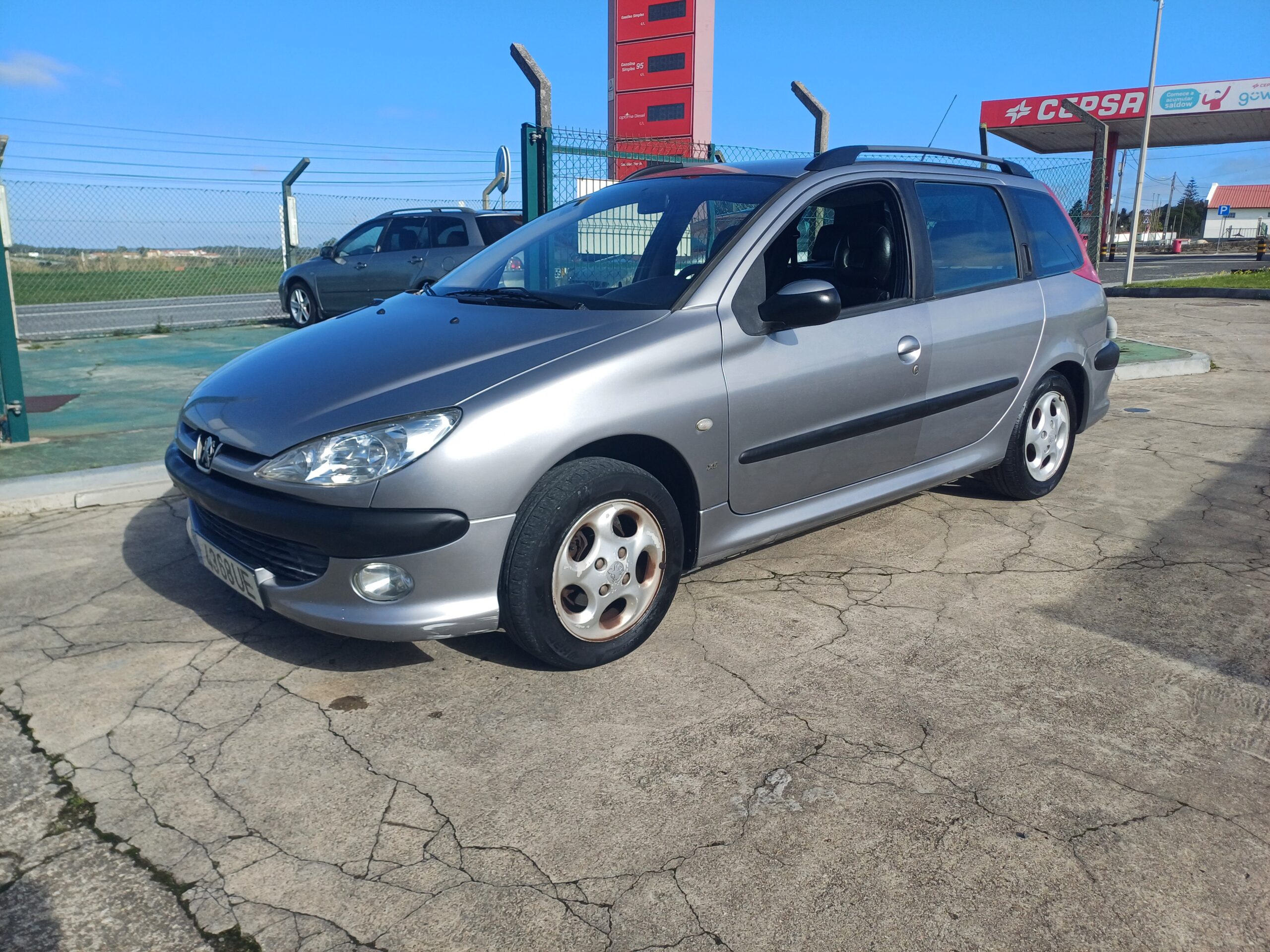 
								Peugeot 206 Sw 2003 cheio									