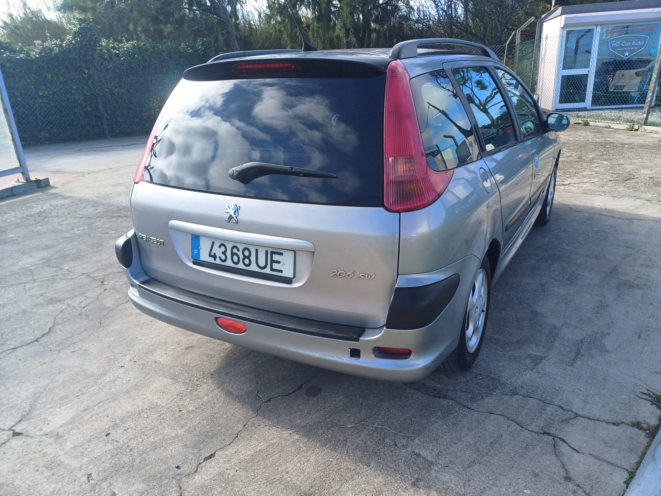 
								Peugeot 206 Sw 2003 cheio									
