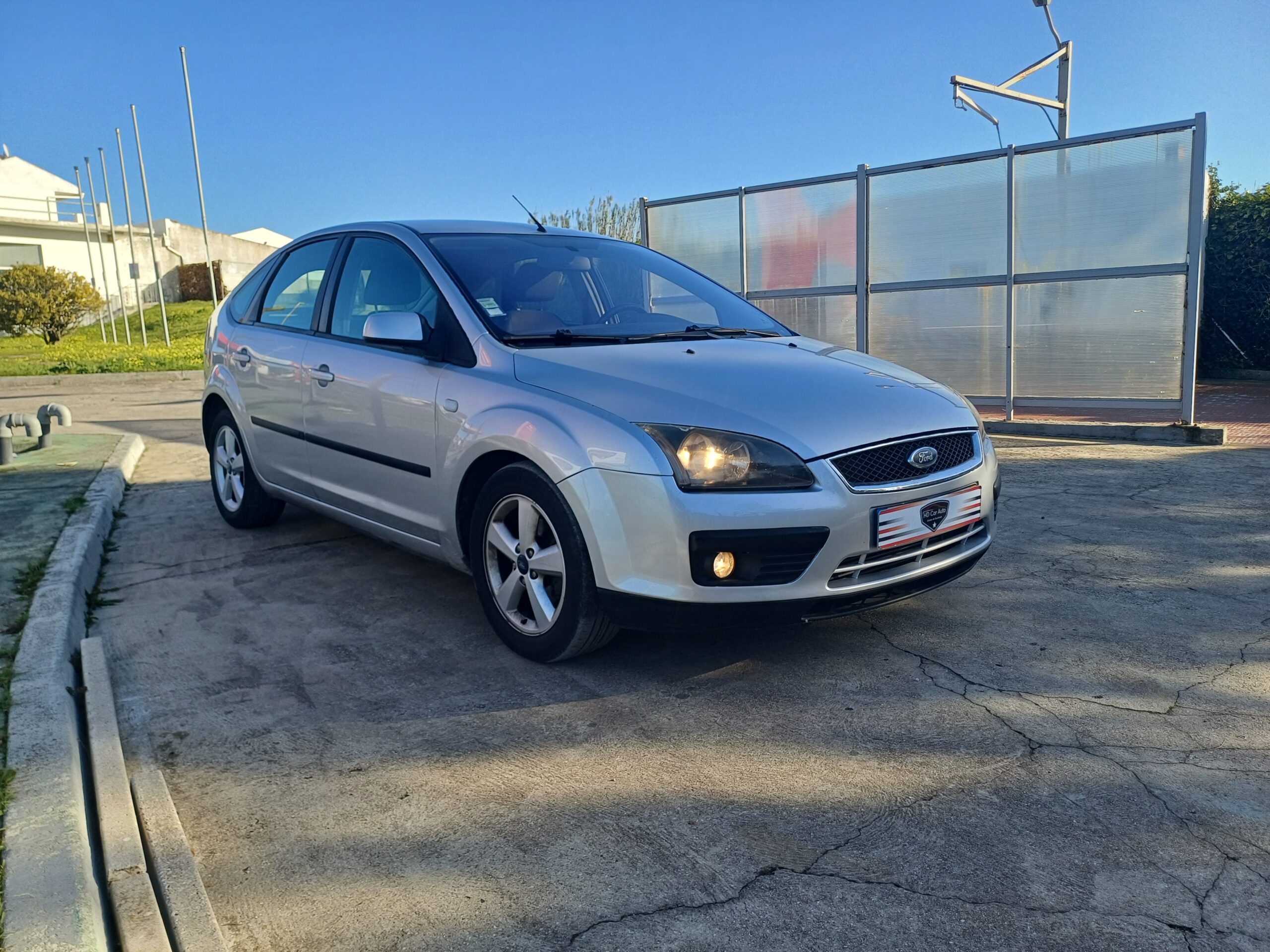 
								Ford Focus 2007 cheio									