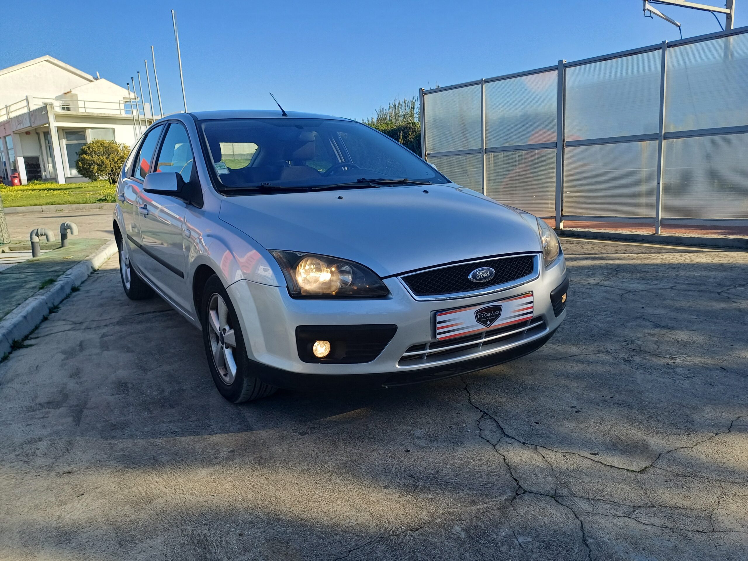 
								Ford Focus 2007 cheio									