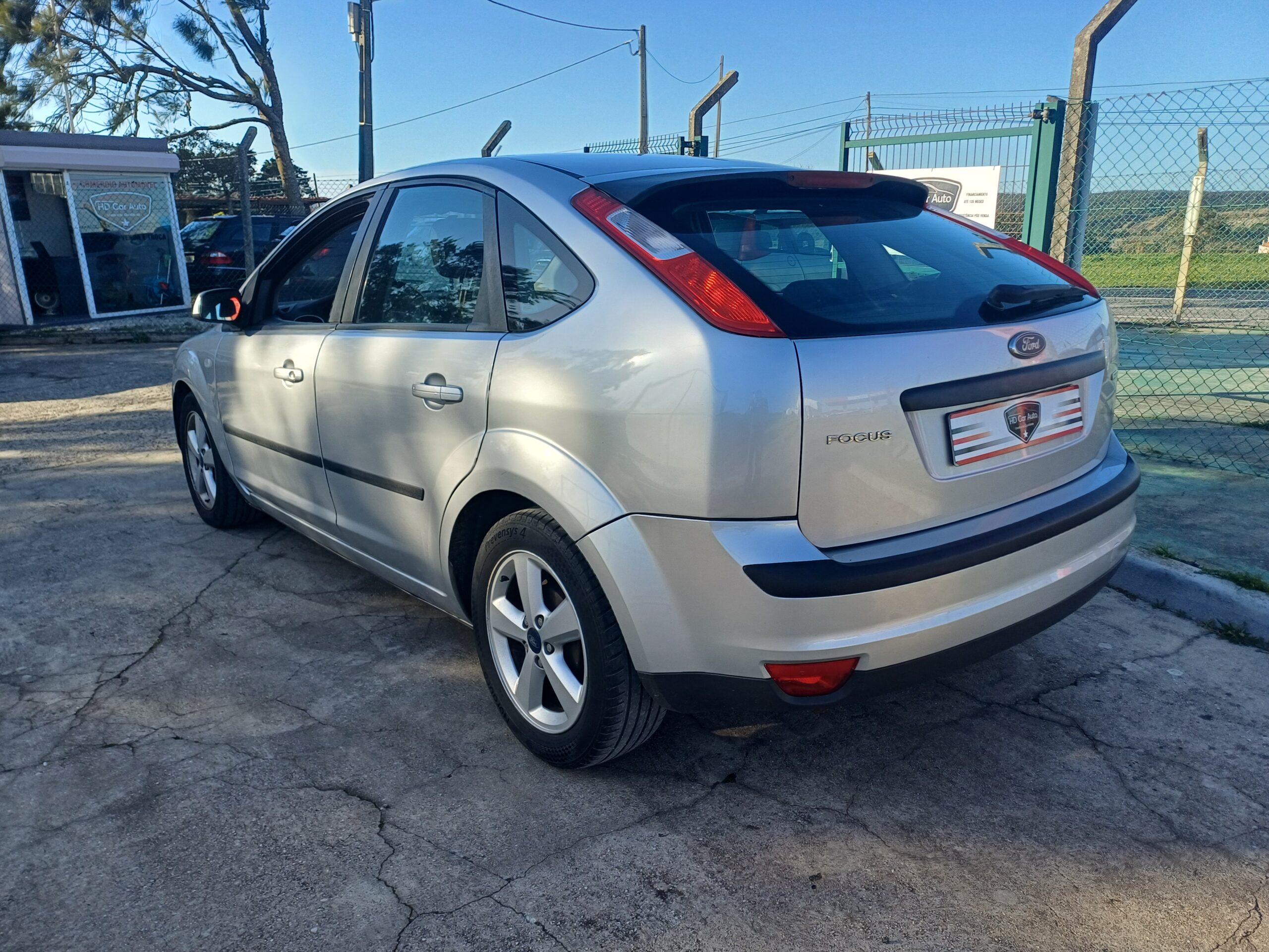 
								Ford Focus 2007 cheio									