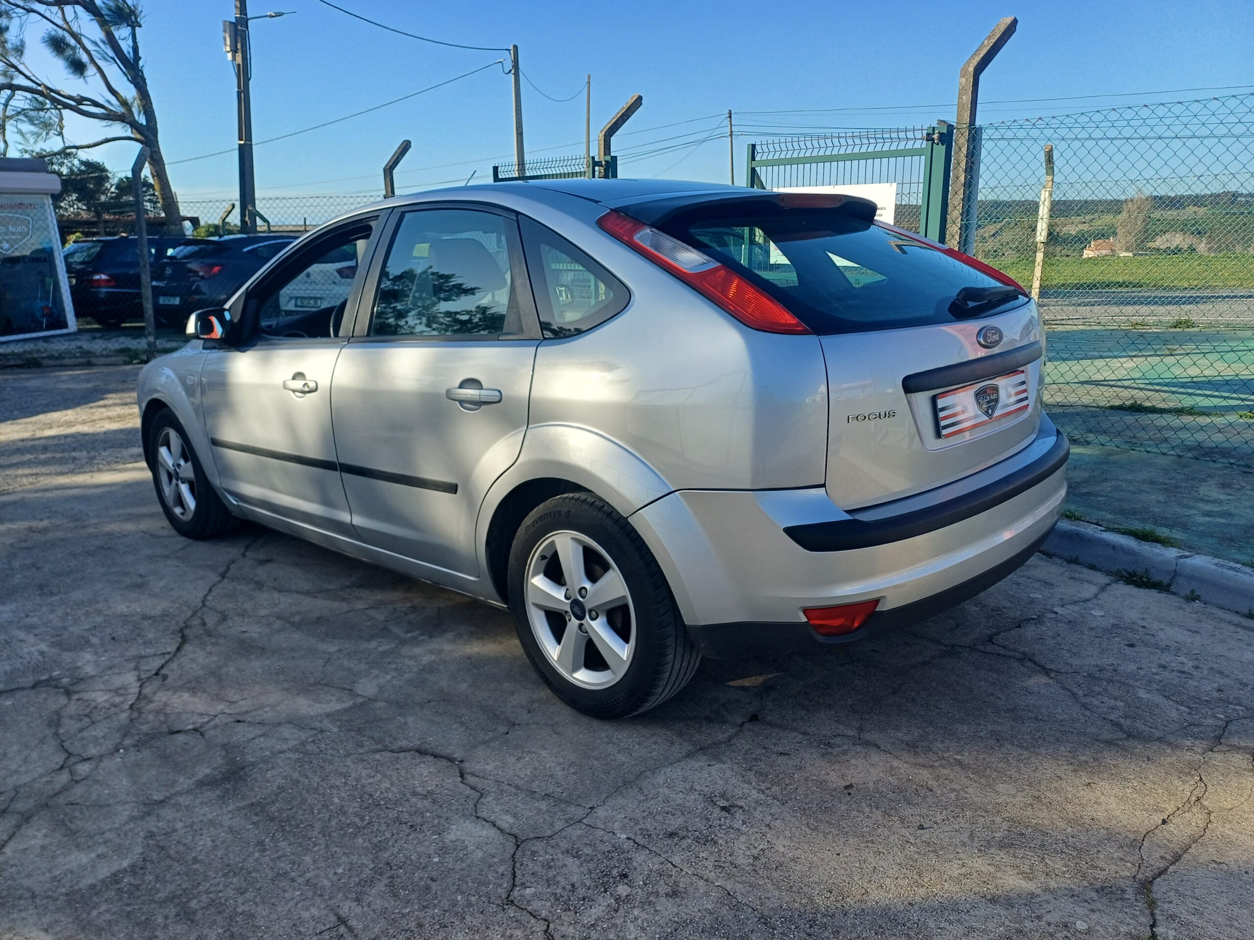 
								Ford Focus 2007 cheio									