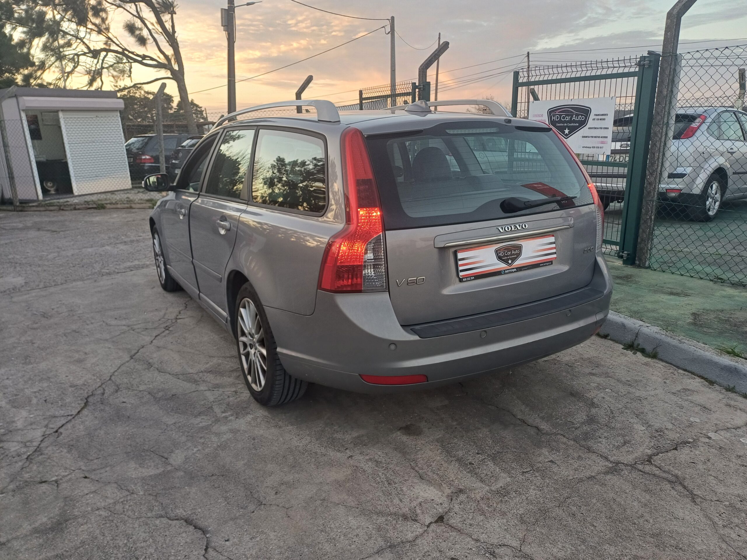
								Volvo V50 2007 cheio									