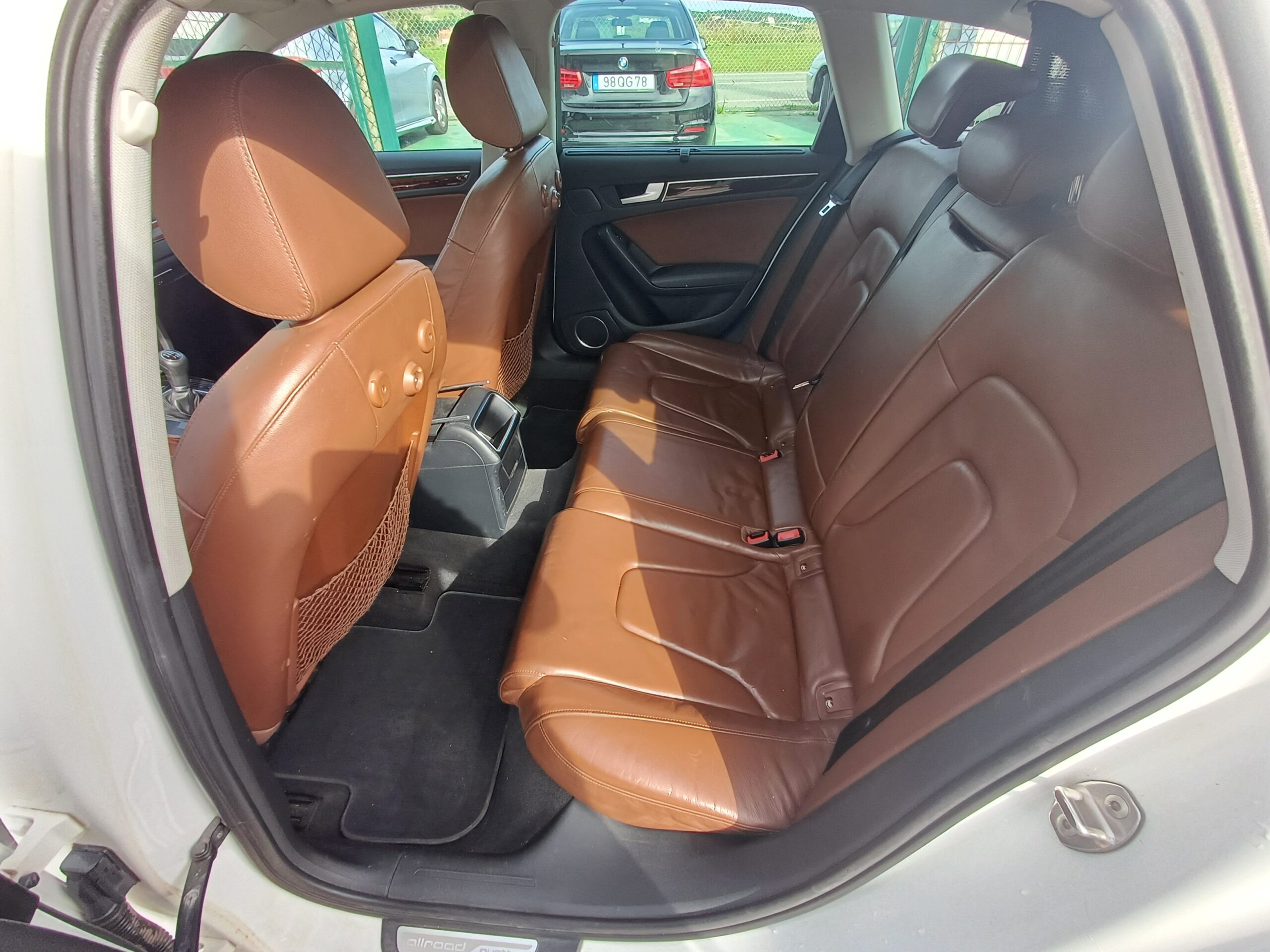 
								Audi Allroad 2011 cheio									