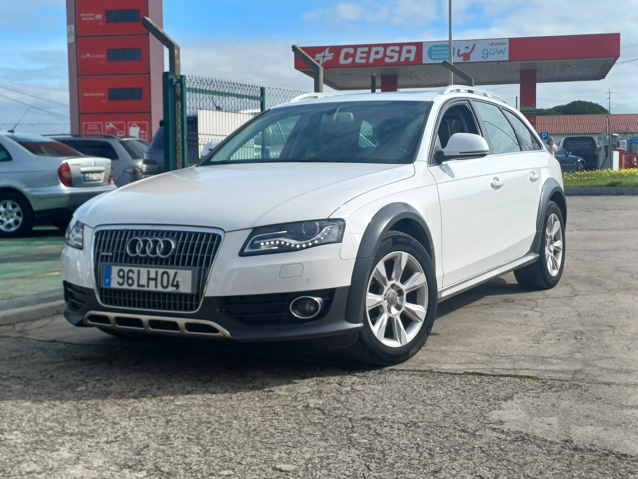 
								Audi Allroad 2011 cheio									