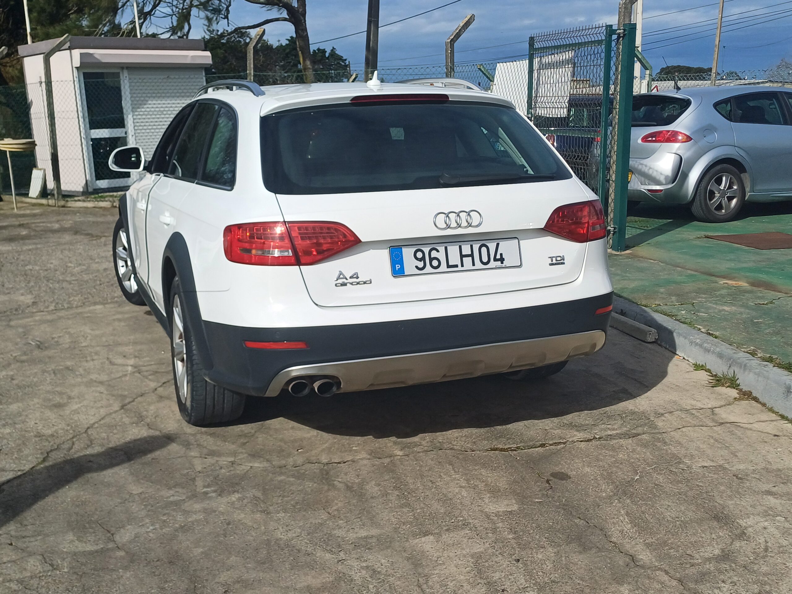 
								Audi Allroad 2011 cheio									