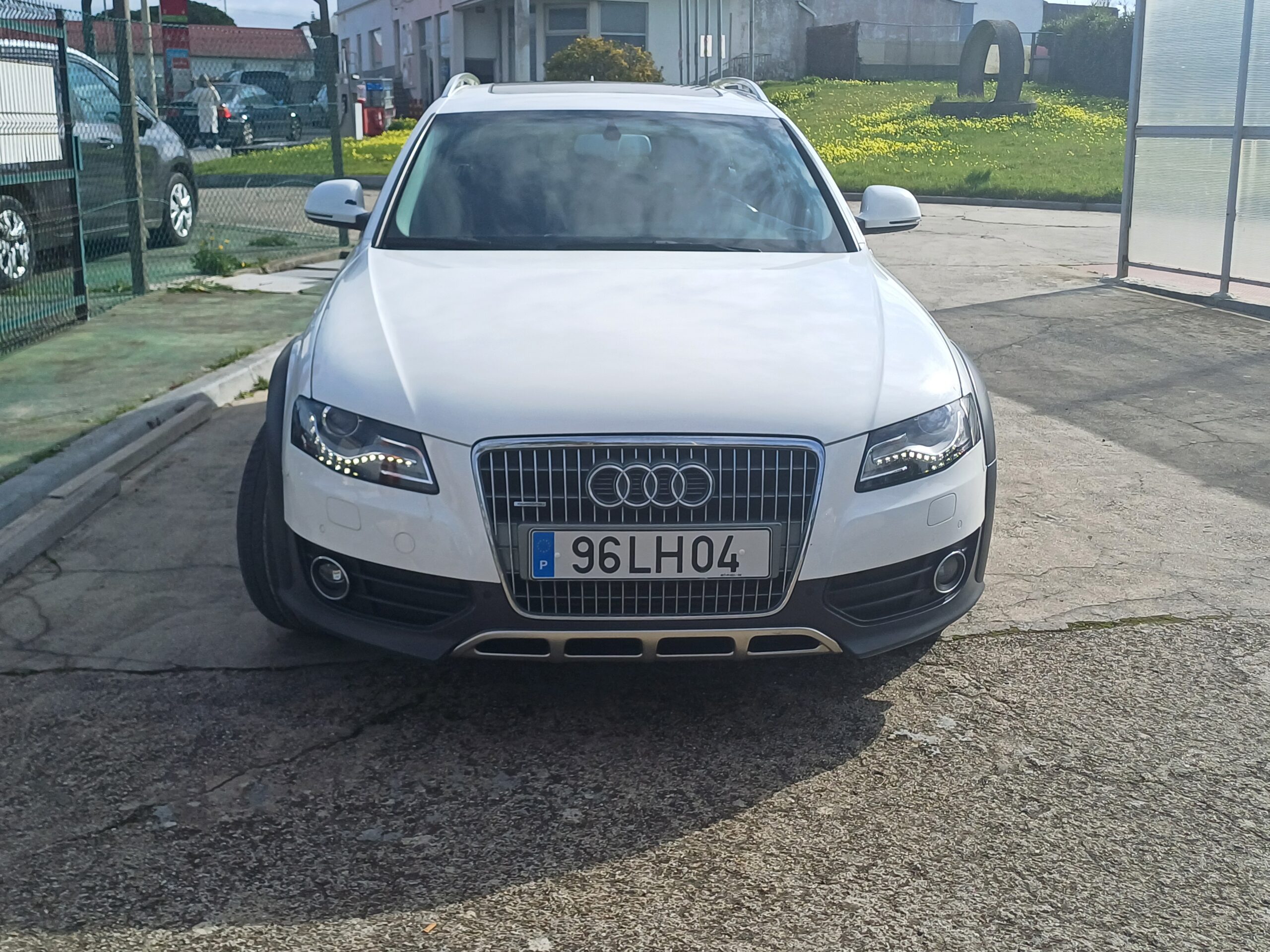 
								Audi Allroad 2011 cheio									