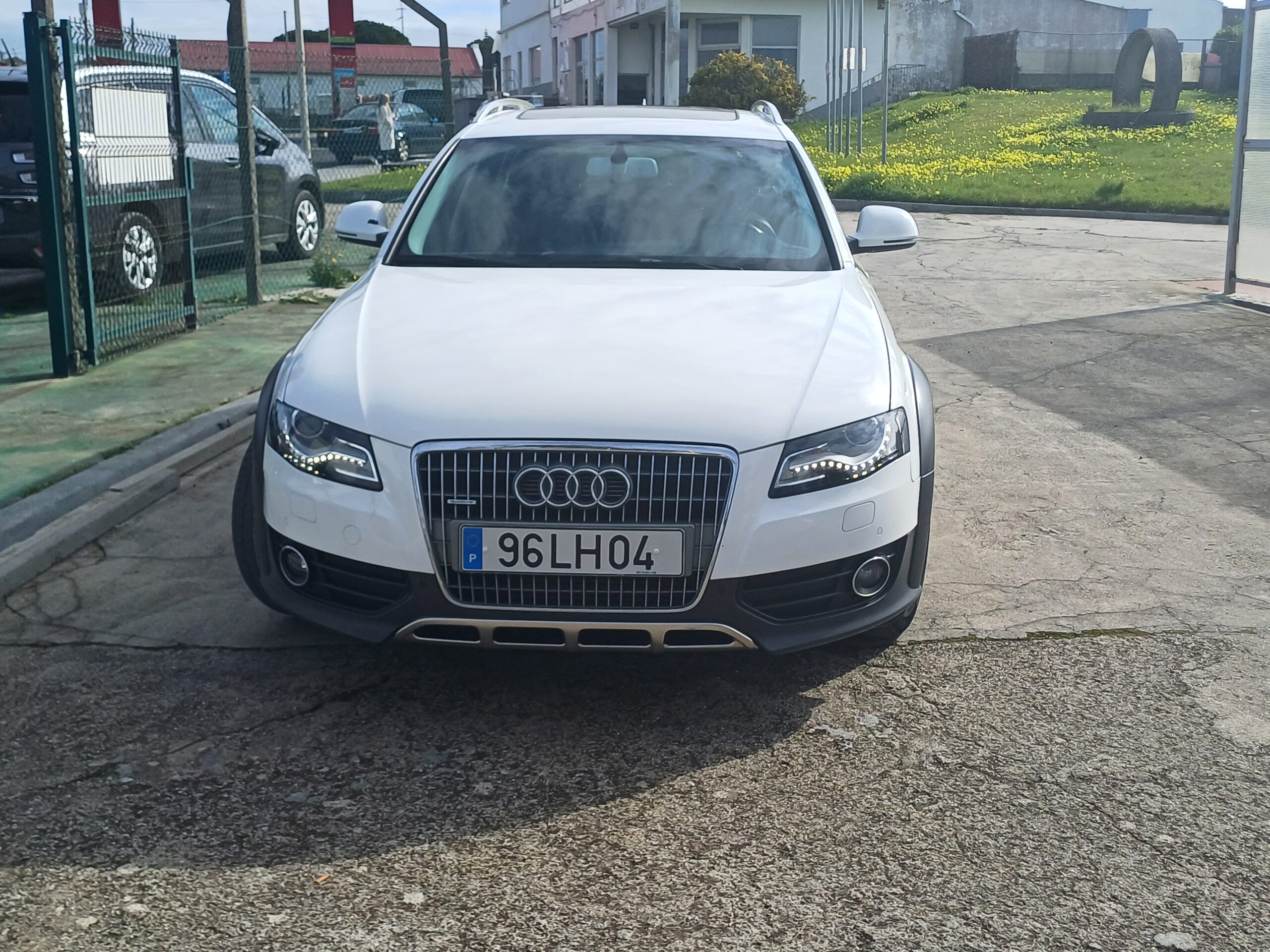 
								Audi Allroad 2011 cheio									