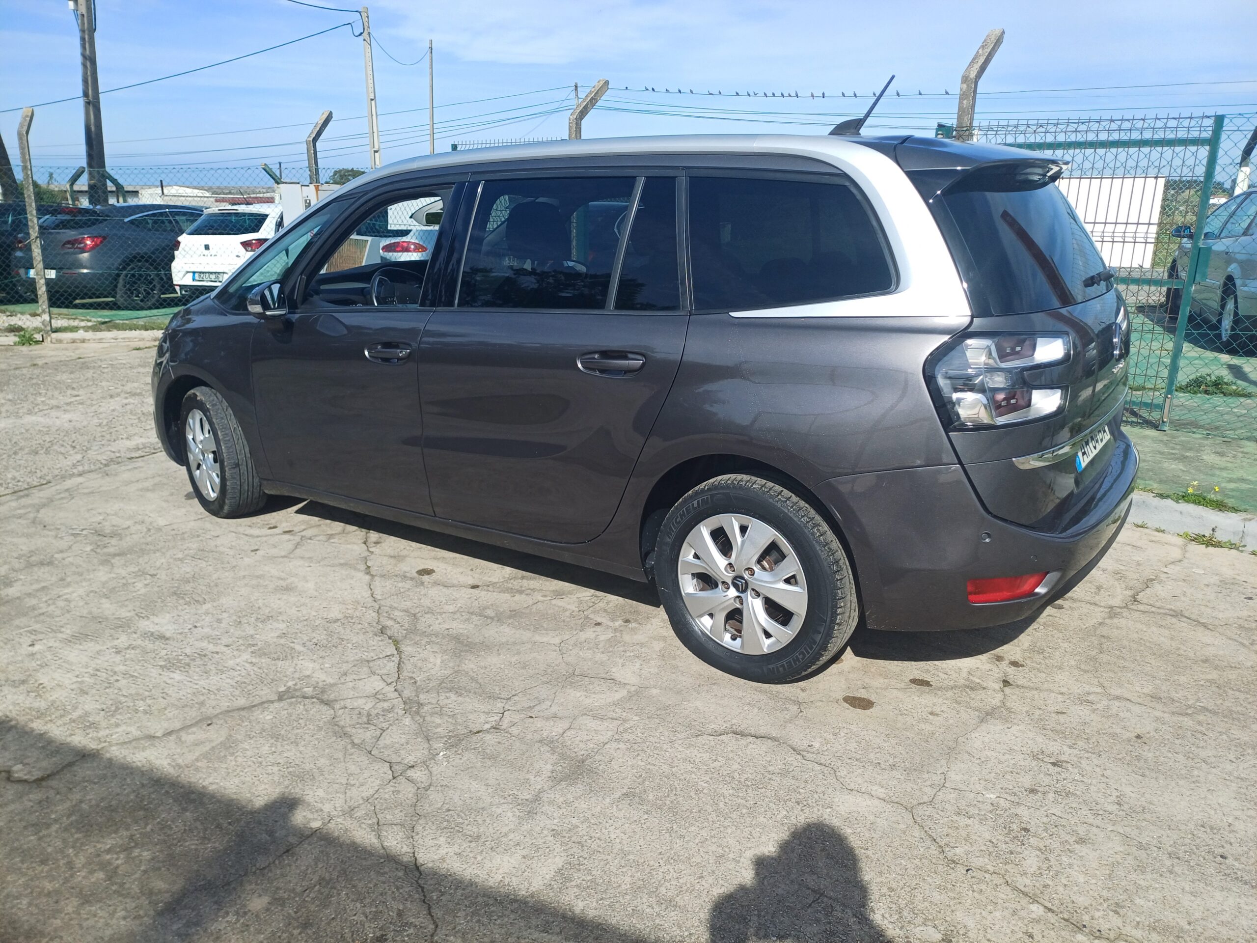 
								Citroën C4 Spacetoure 2019 cheio									