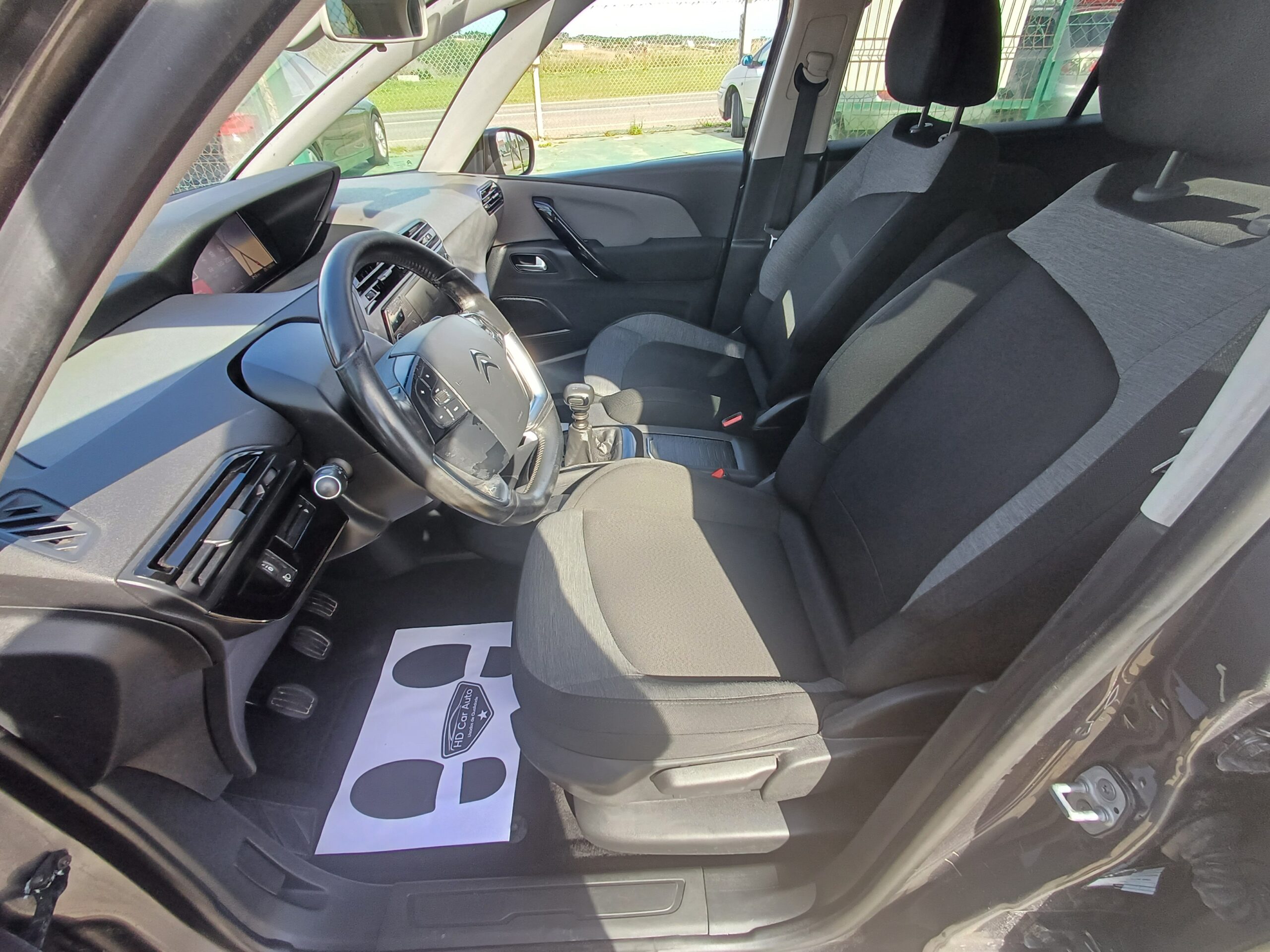
								Citroën C4 Spacetoure 2019 cheio									