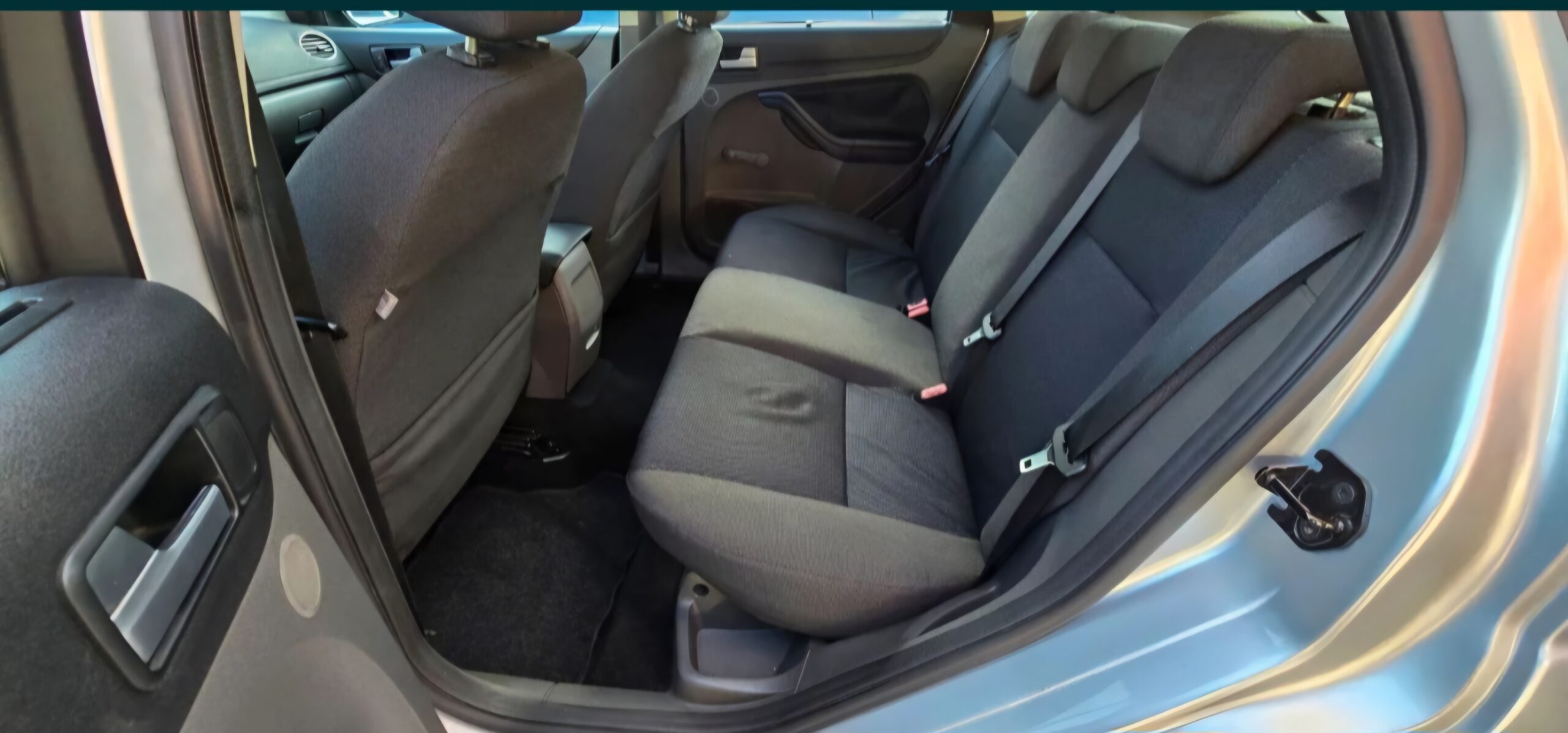 
								Ford Focus 2007 cheio									