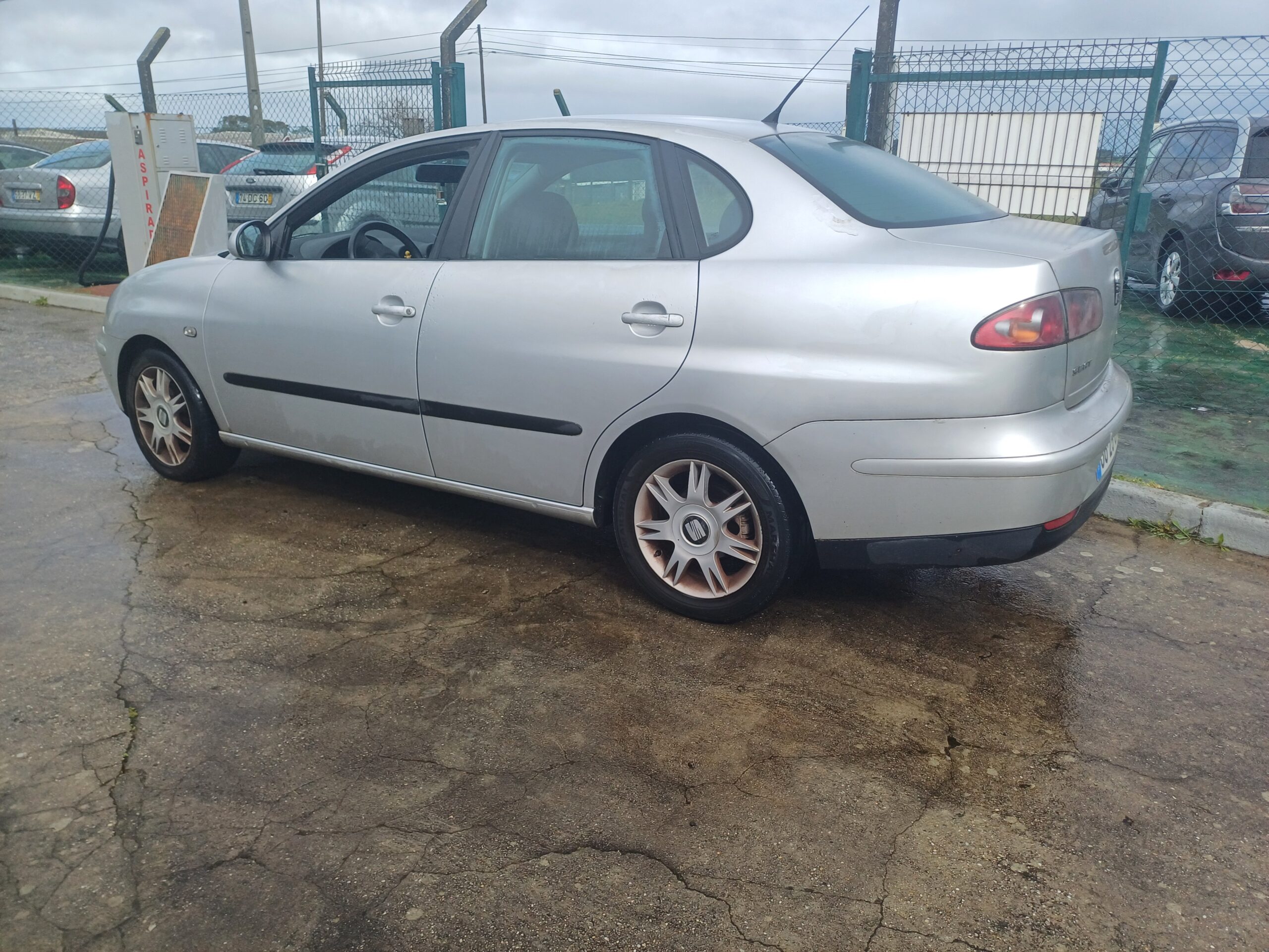 
								SEAT Cordoba 2003 cheio									
