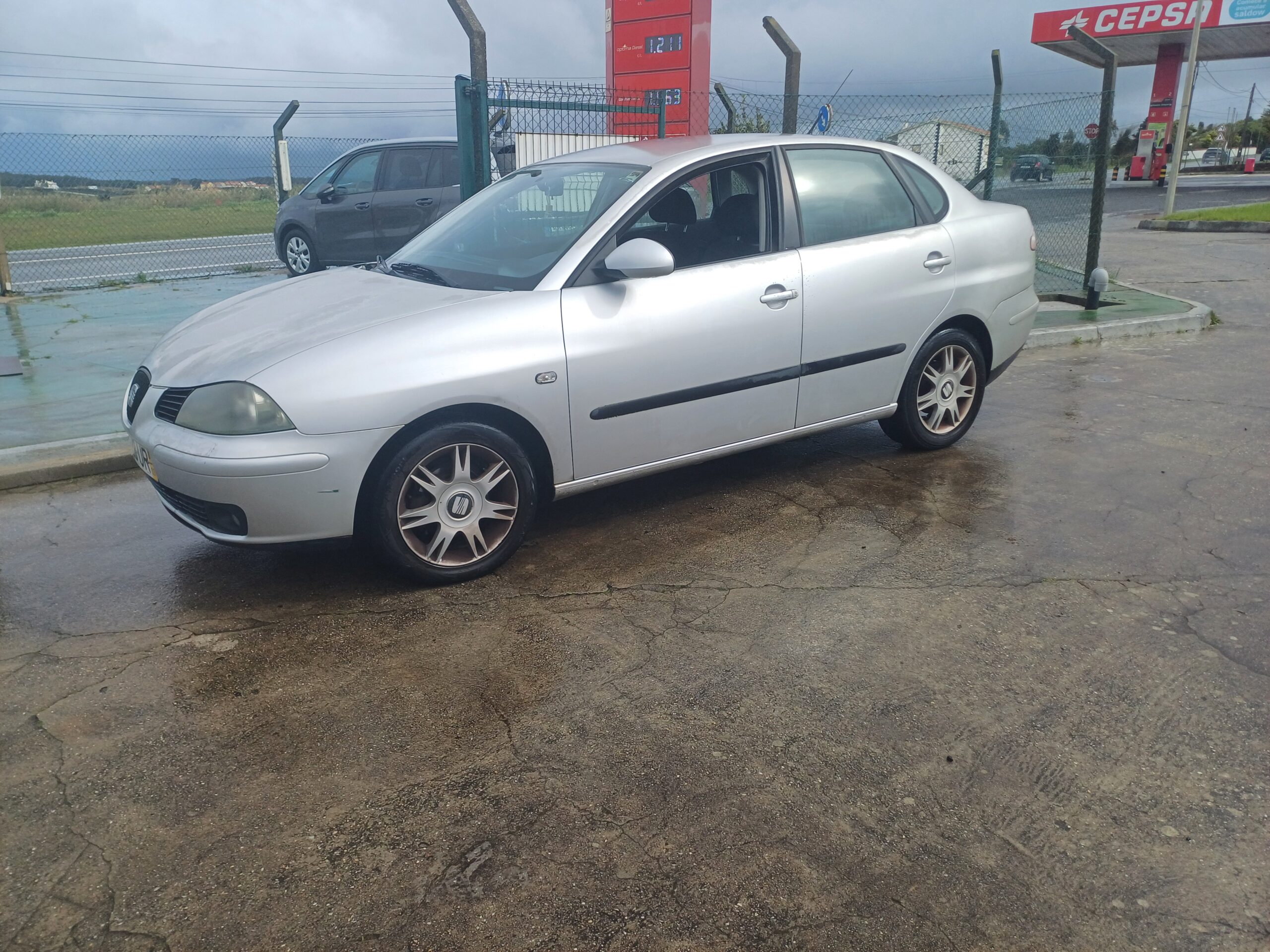 
								SEAT Cordoba 2003 cheio									