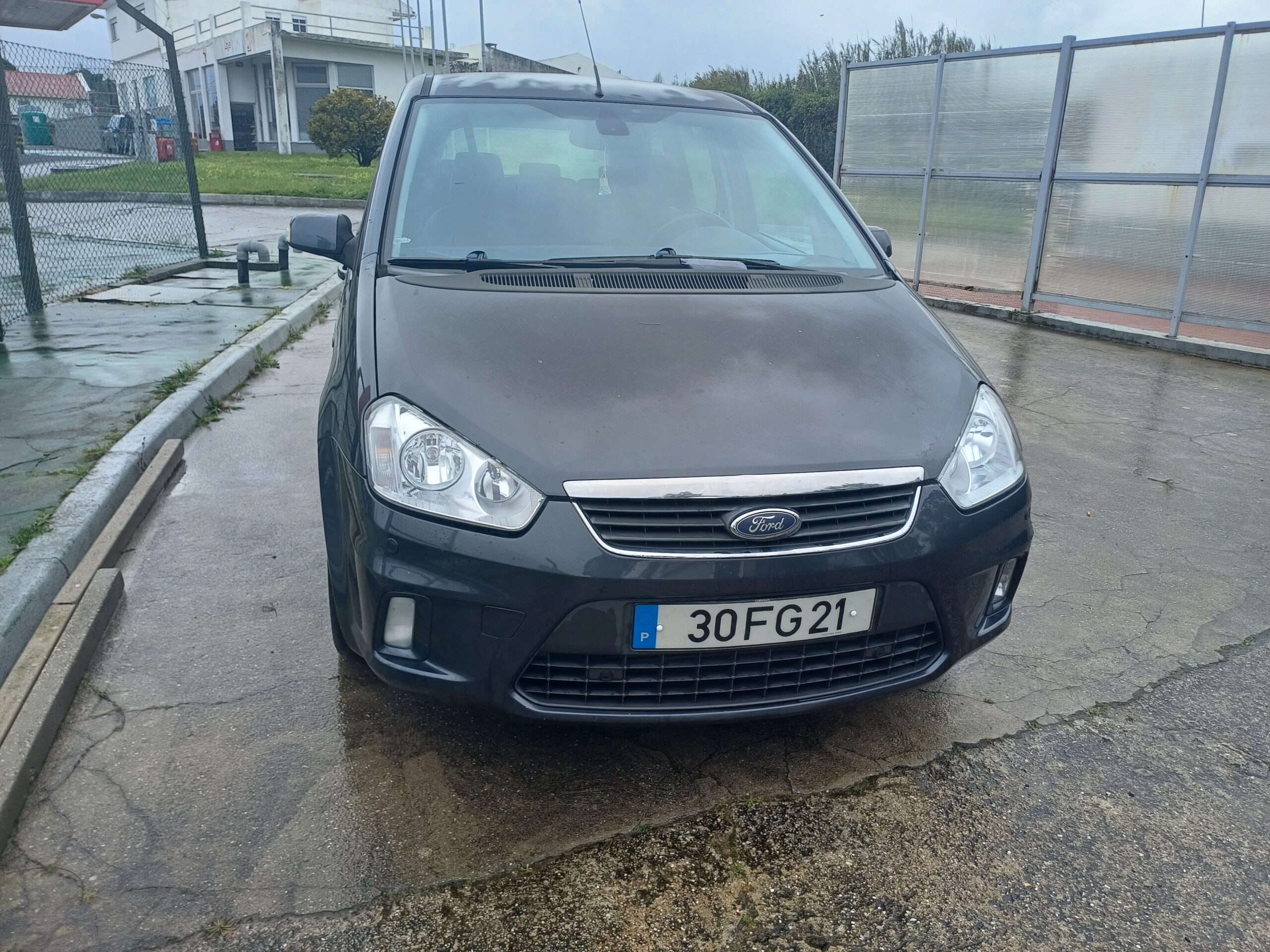 
								Ford C-Max 2008 cheio									