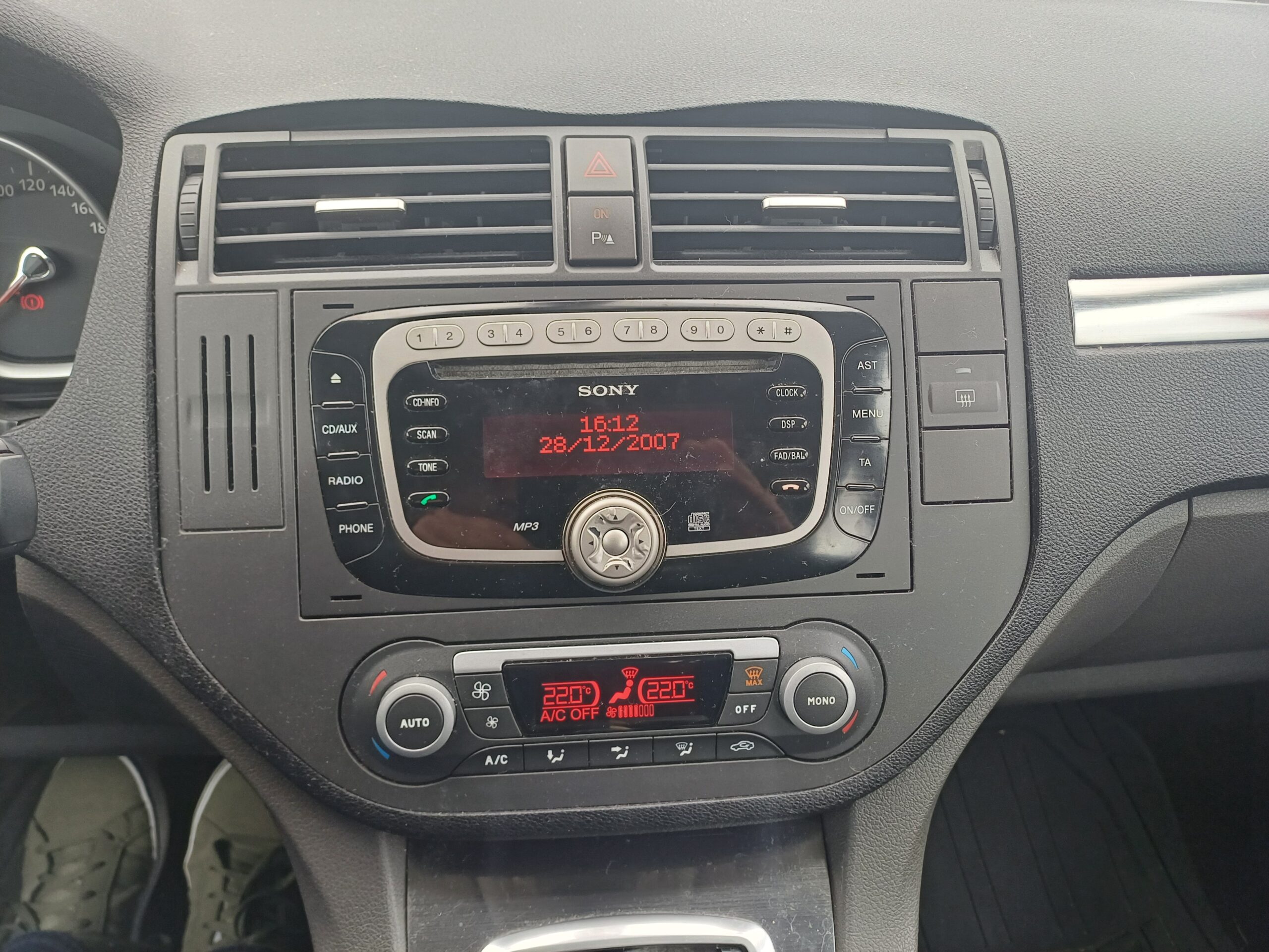 
								Ford C-Max 2008 cheio									
