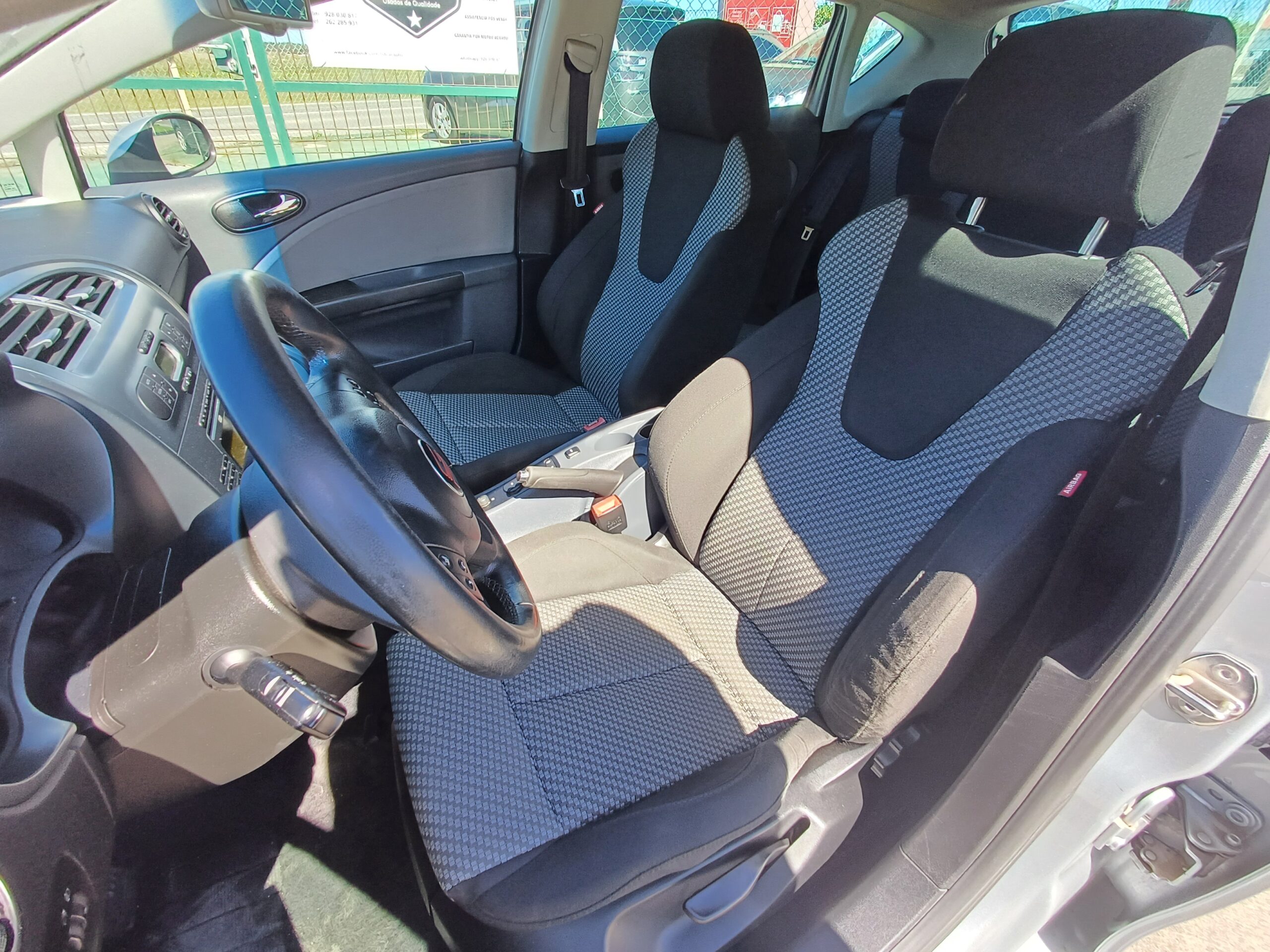
								SEAT Leon 2008 cheio									
