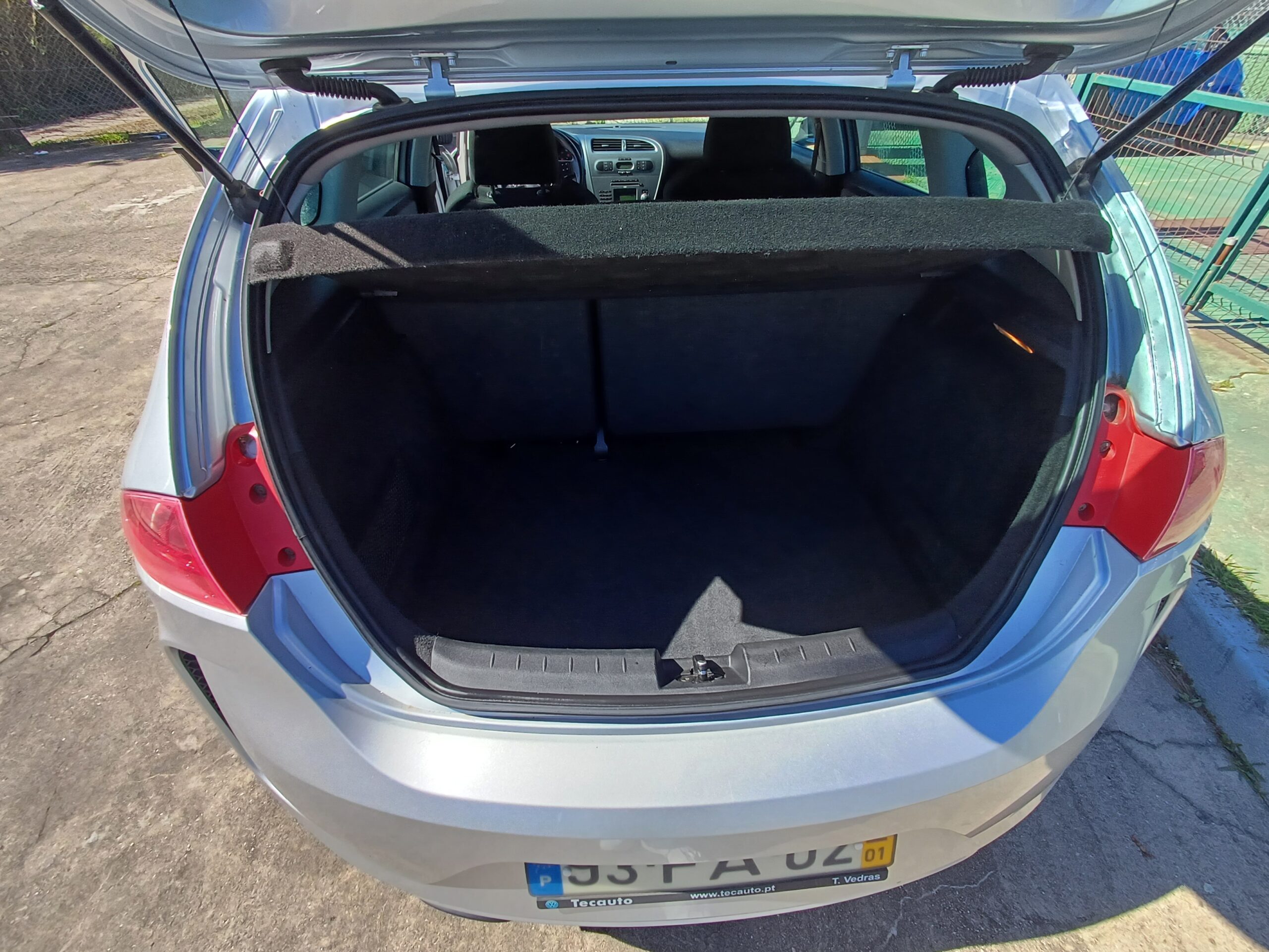 
								SEAT Leon 2008 cheio									