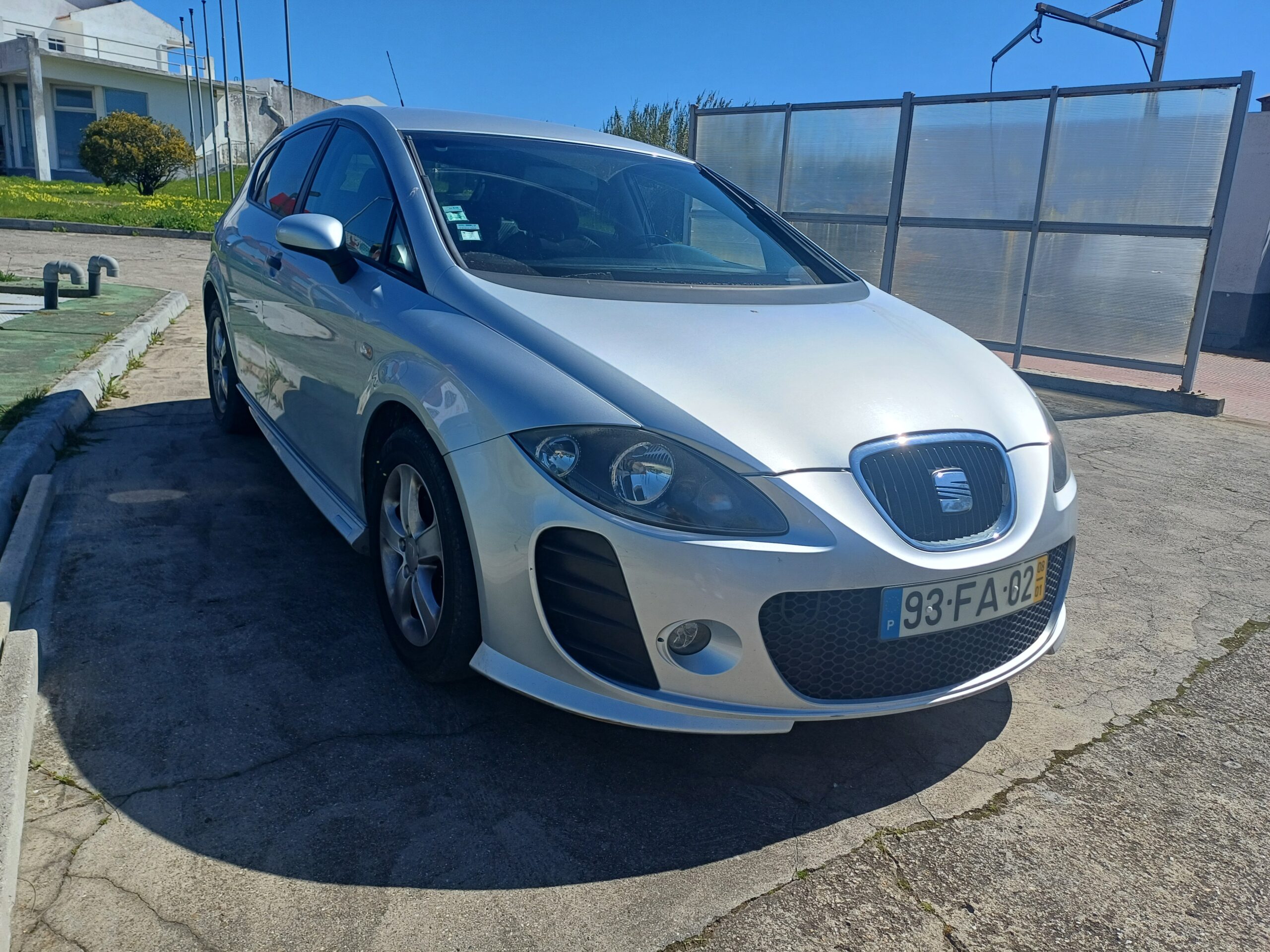 
								SEAT Leon 2008 cheio									