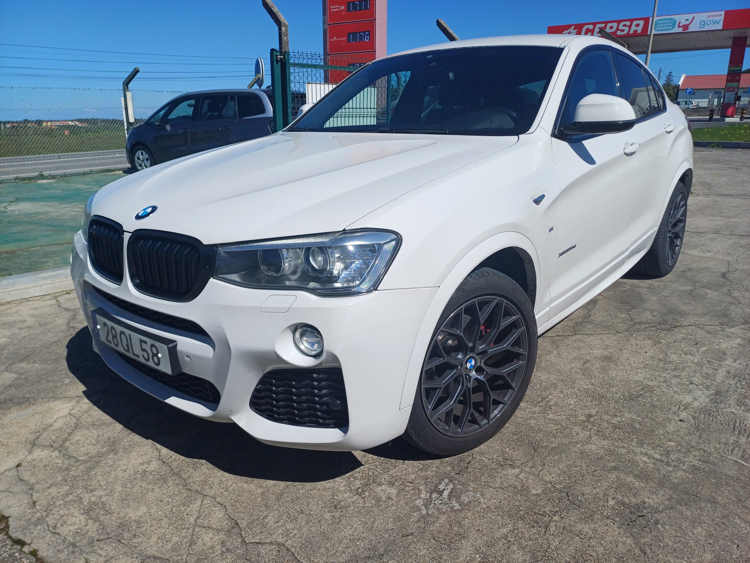 
								BMW X4 Pack M 2016 cheio									