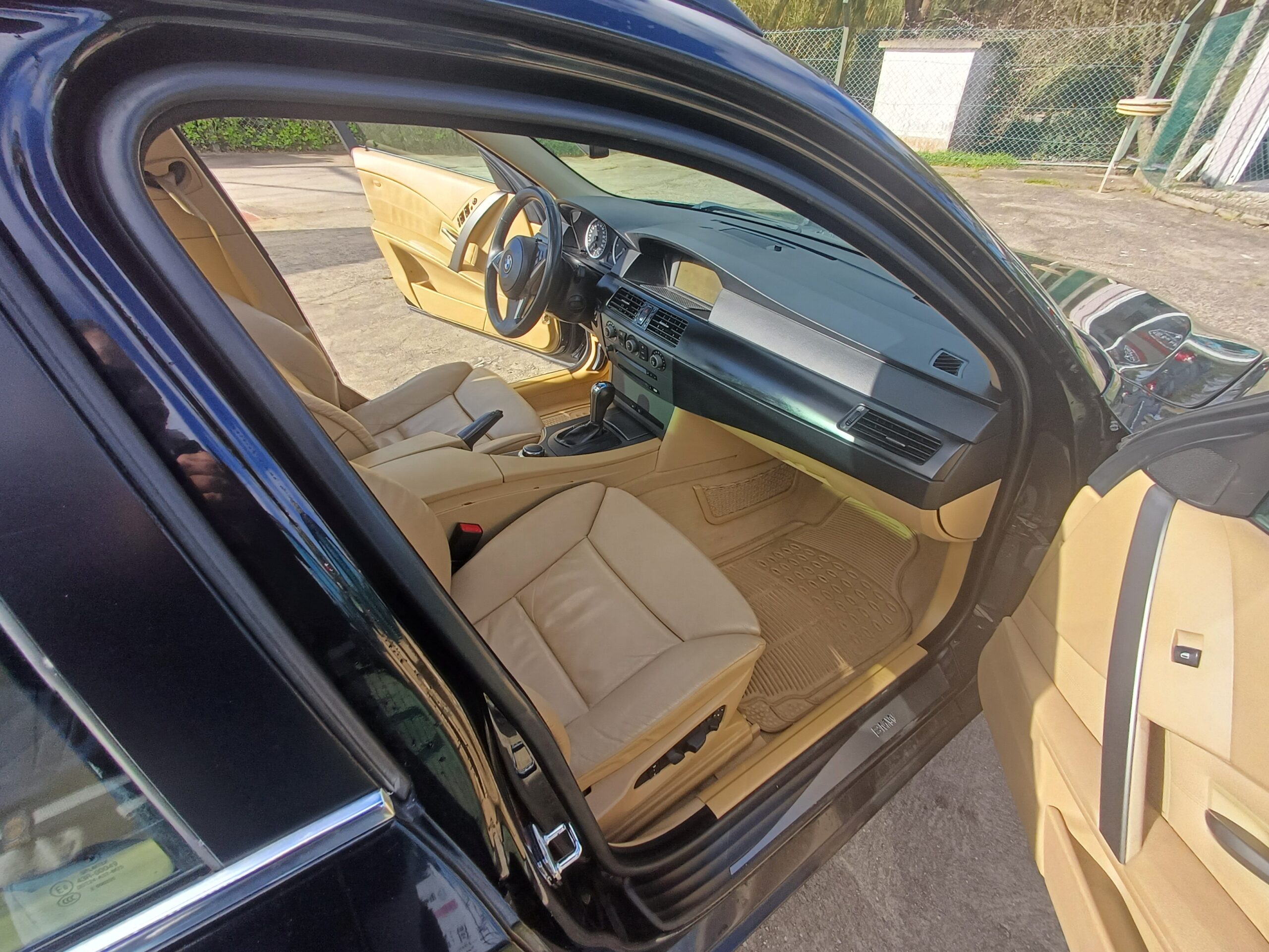 
								BMW 525D 2006 cheio									