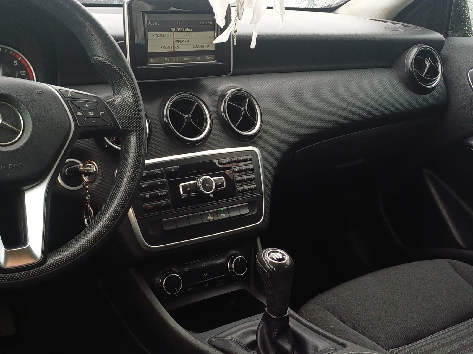 
								Mercedes-Benz A180d 2013 cheio									