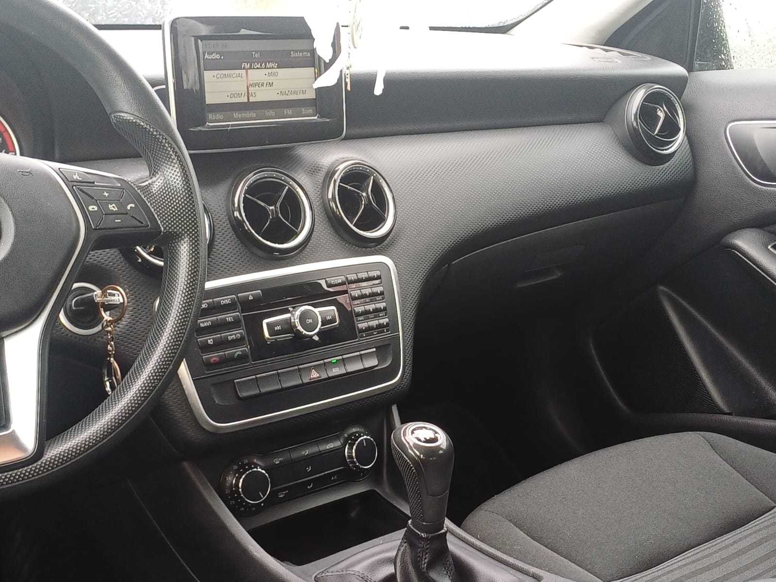 
								Mercedes-Benz A180d 2013 cheio									