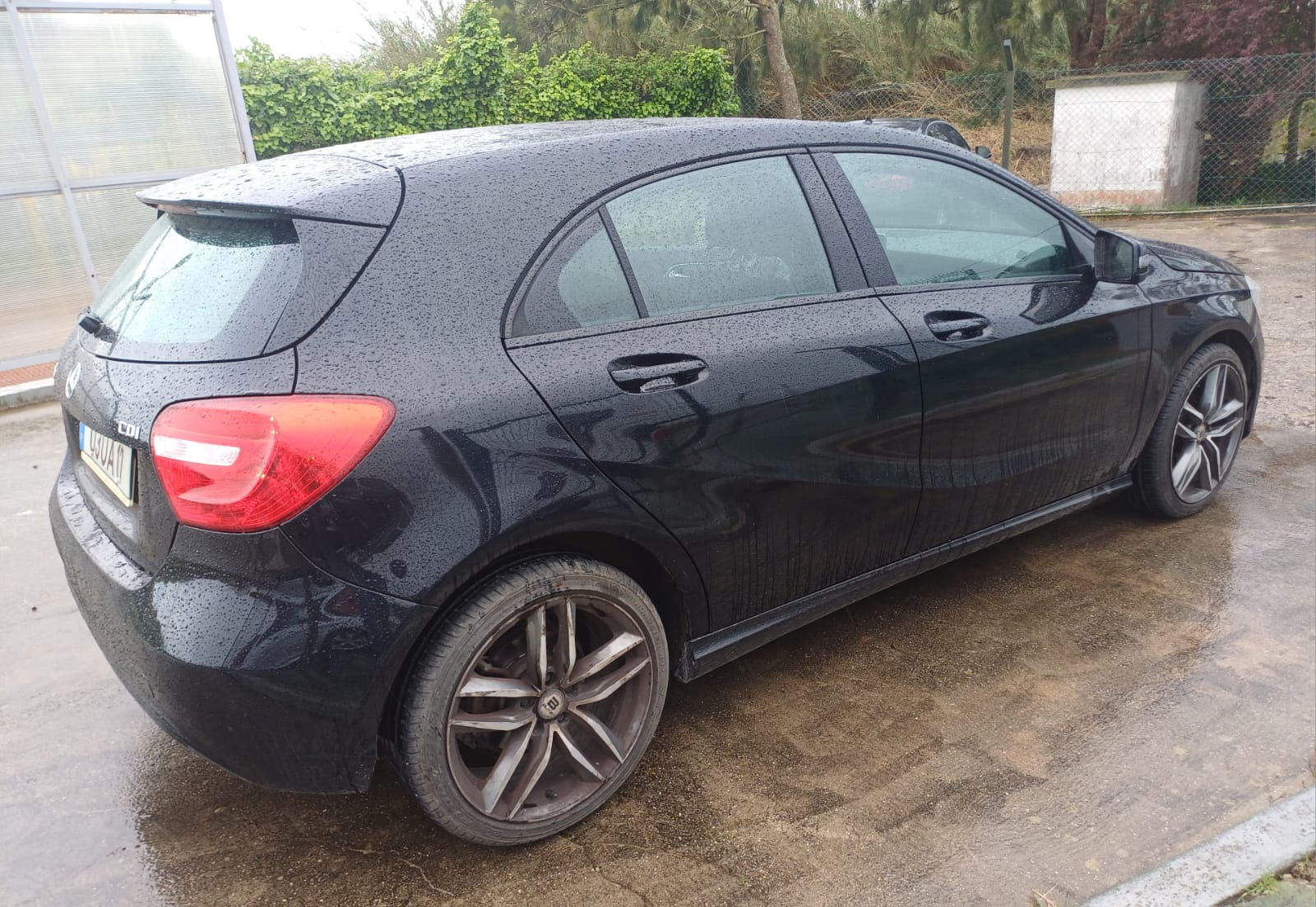 
								Mercedes-Benz A180d 2013 cheio									