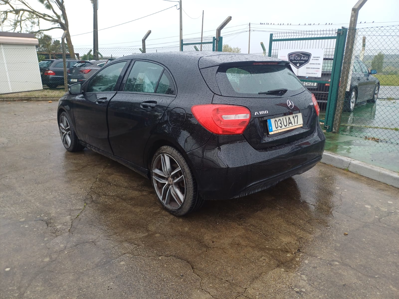 
								Mercedes-Benz A180d 2013 cheio									