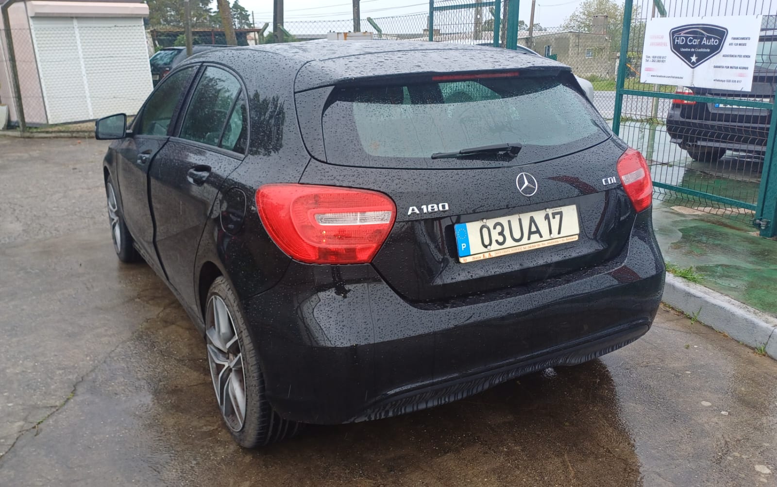 
								Mercedes-Benz A180d 2013 cheio									