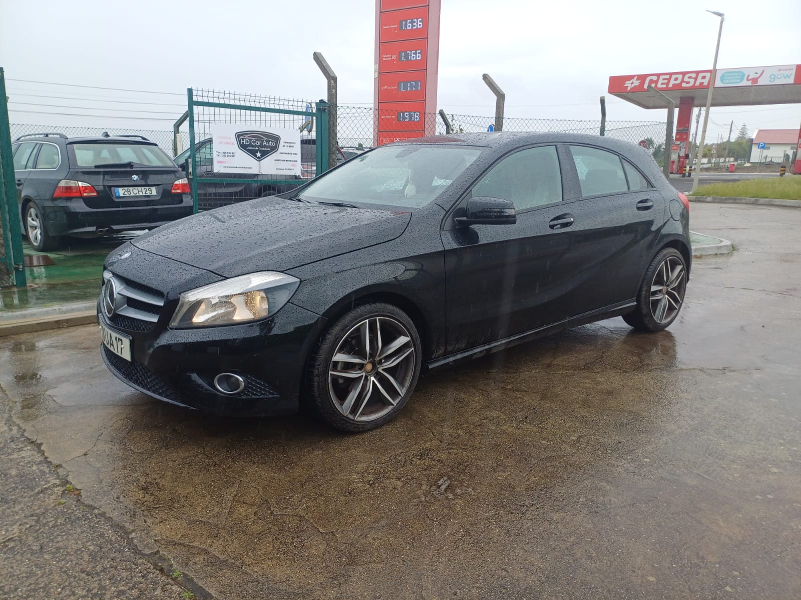 
								Mercedes-Benz A180d 2013 cheio									