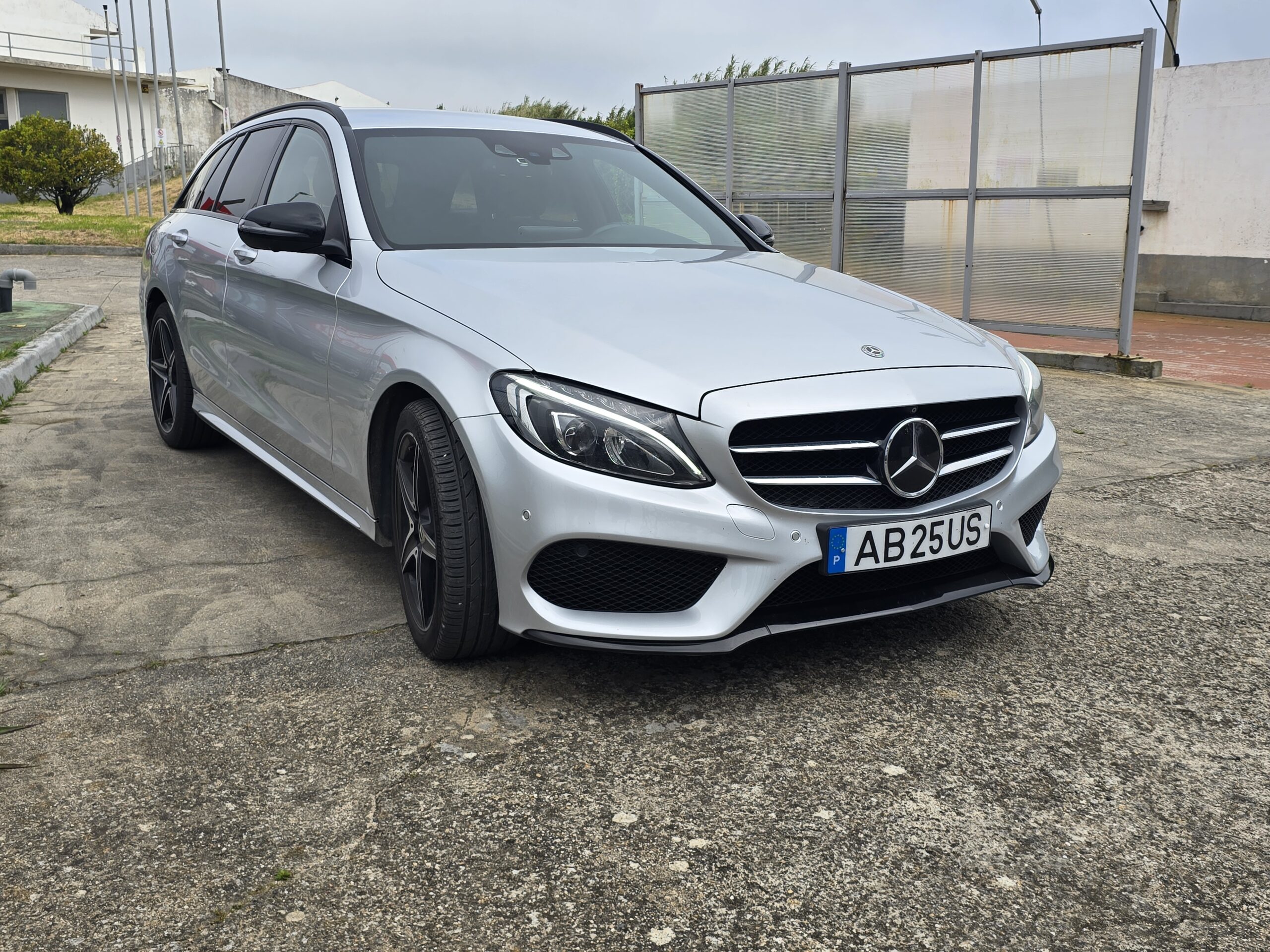 
								Mercedes-Benz C250 Amg 4Matic 2018 cheio									