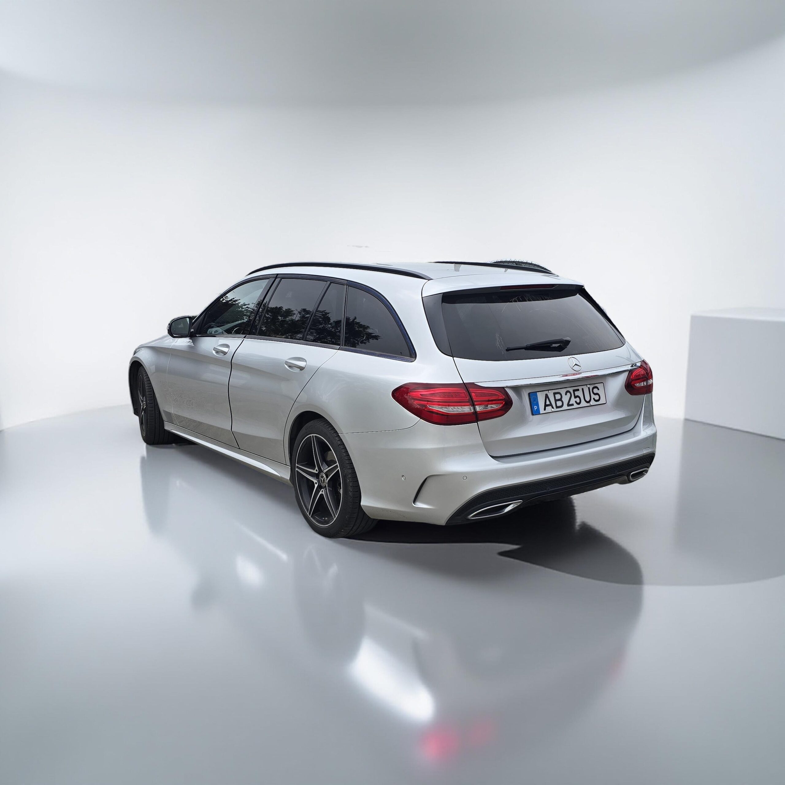 
								Mercedes-Benz C250 Amg 4Matic 2018 cheio									