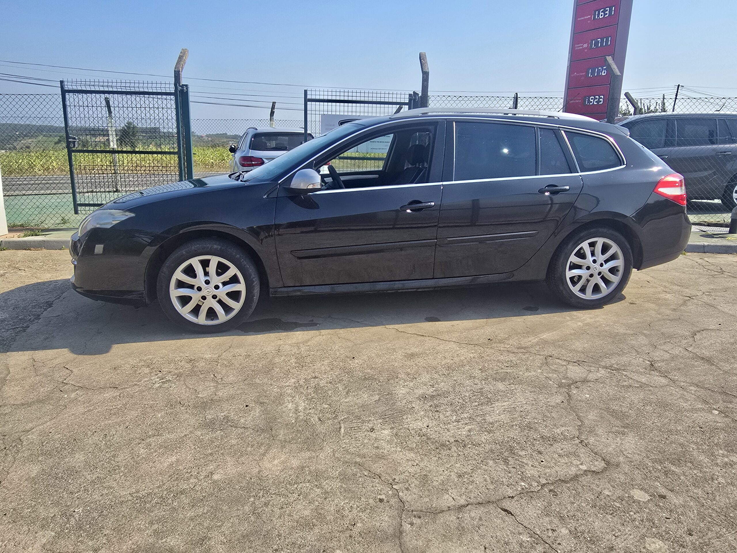 
								Renault Laguna 2008 cheio									