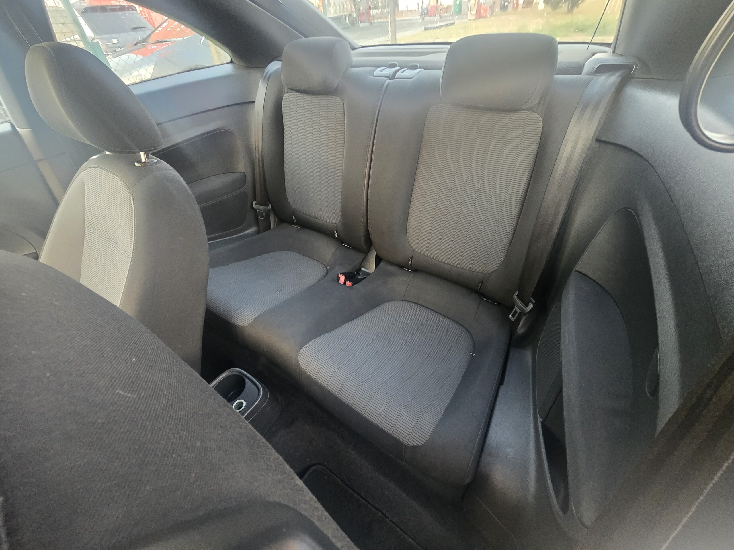 
								vw New Beetle 2012 cheio									