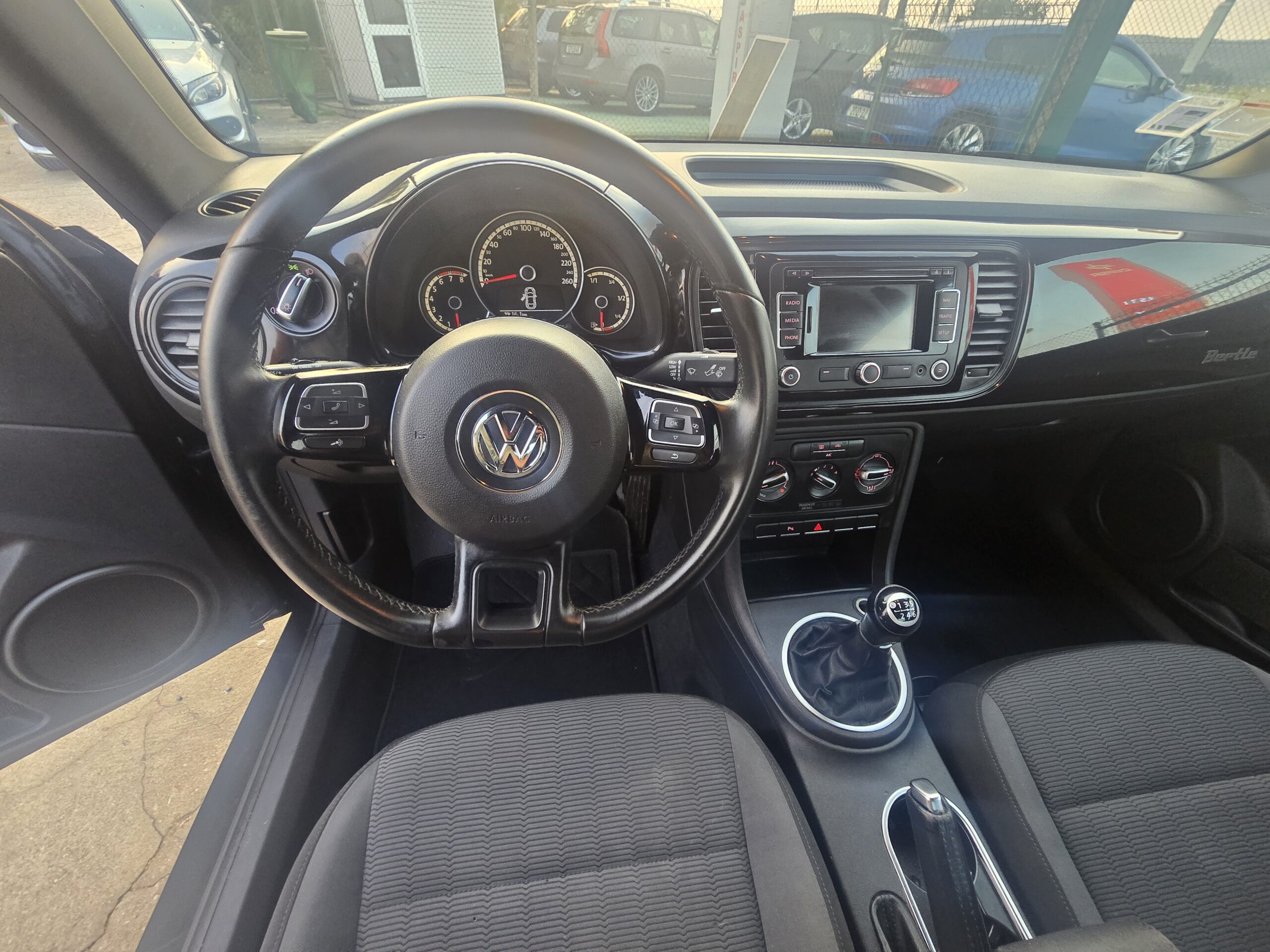 
								vw New Beetle 2012 cheio									
