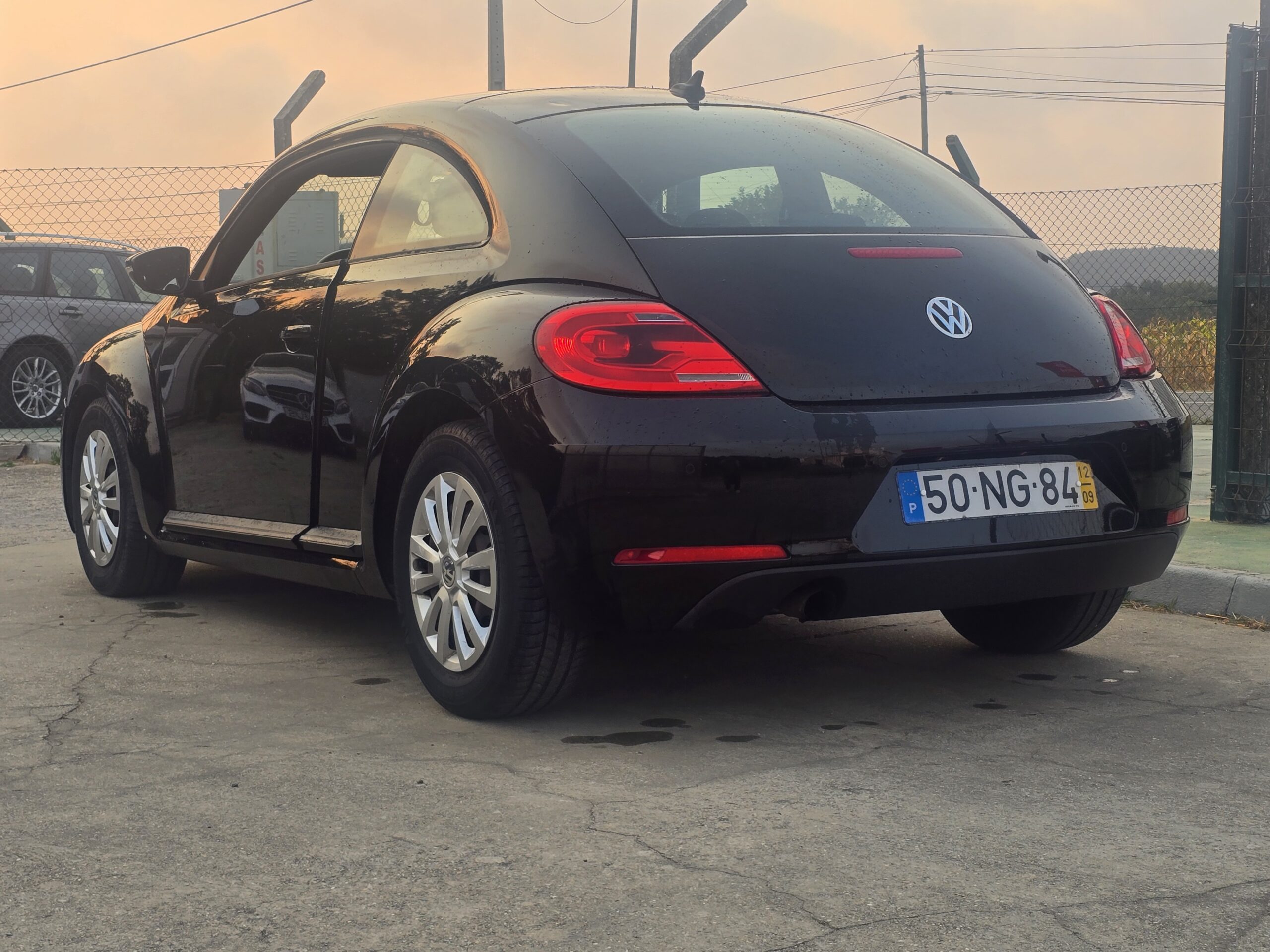 
								vw New Beetle 2012 cheio									