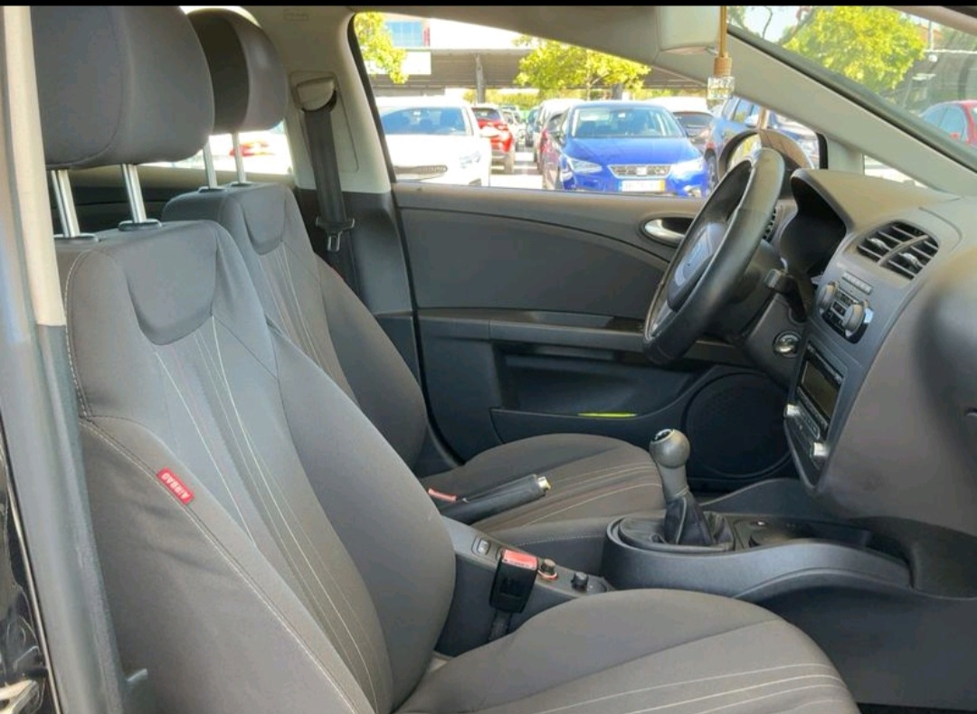 
								SEAT Leon 2011 cheio									