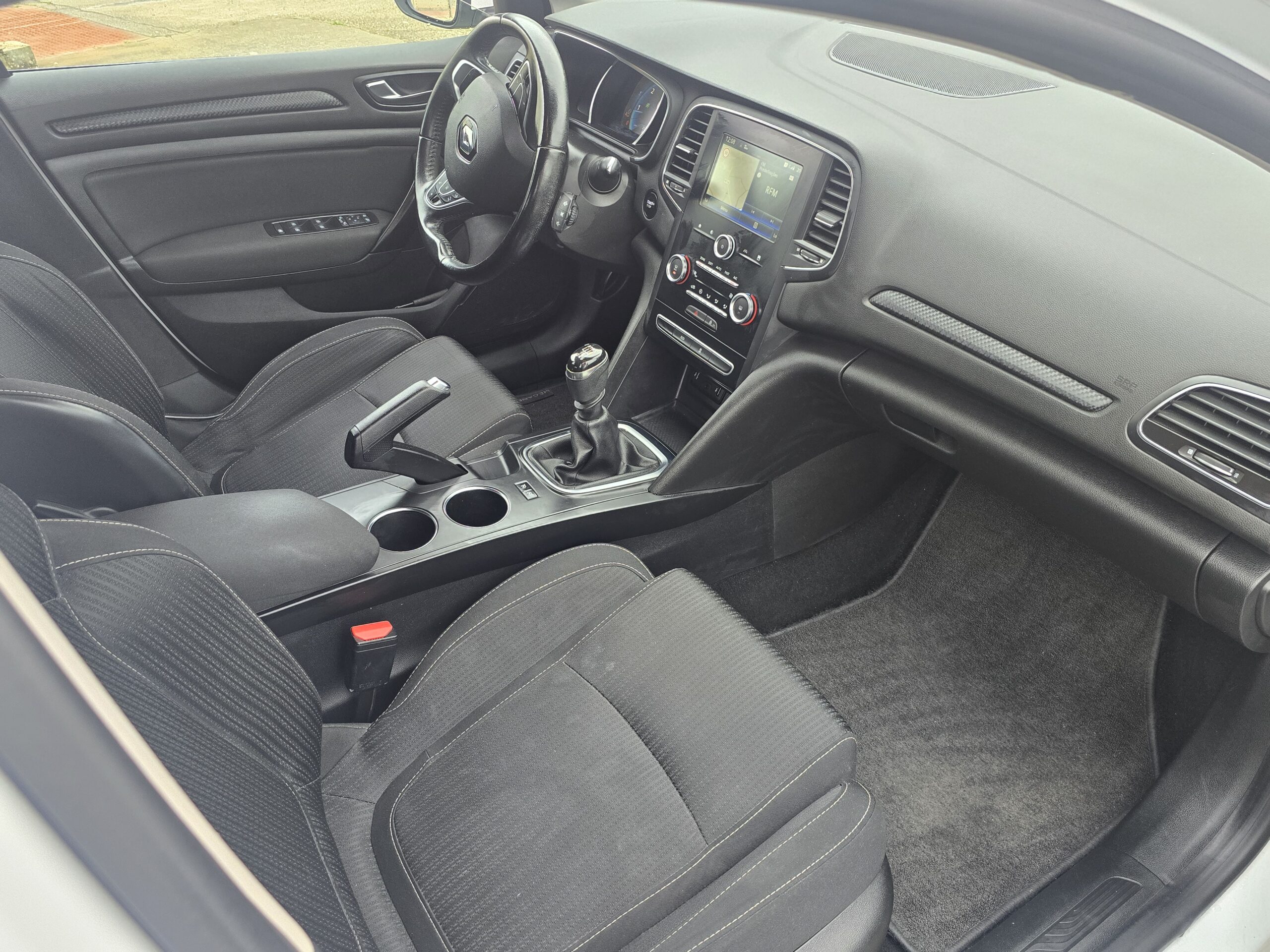 
								Renault Megane 2017 cheio									