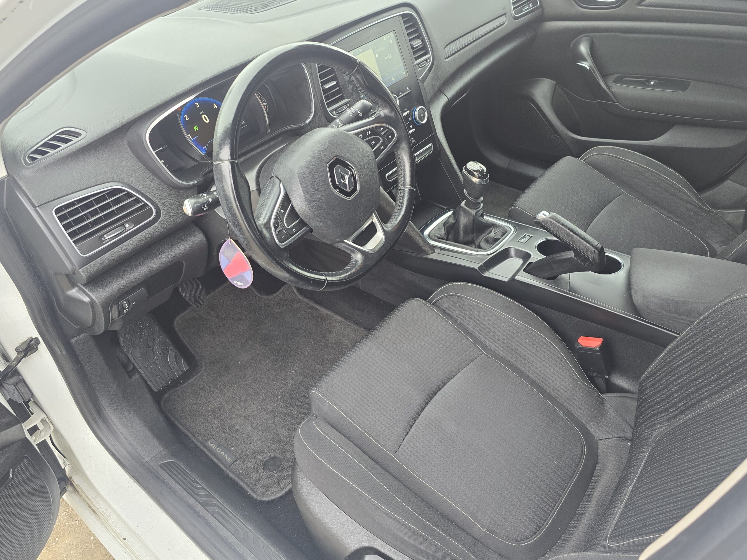 
								Renault Megane 2017 cheio									