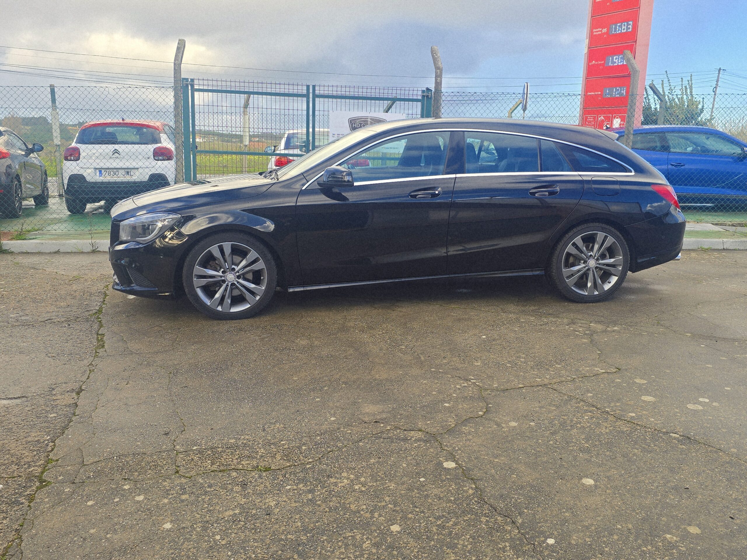 
								Mercedes-Benz CLA 220D 2017 cheio									