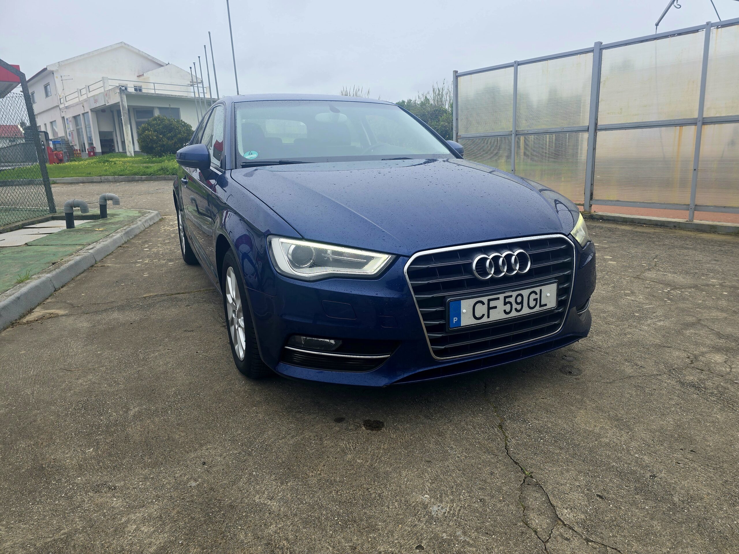 
								Audi A3 2014 cheio									
