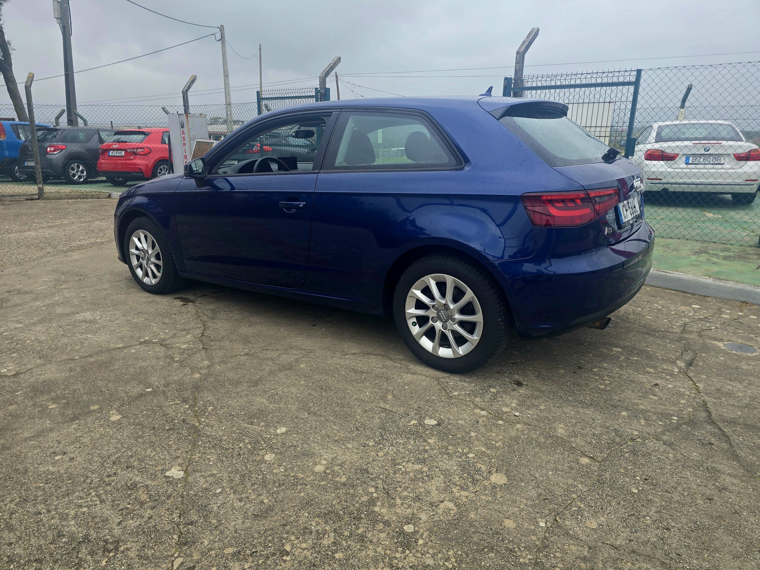 
								Audi A3 2014 cheio									